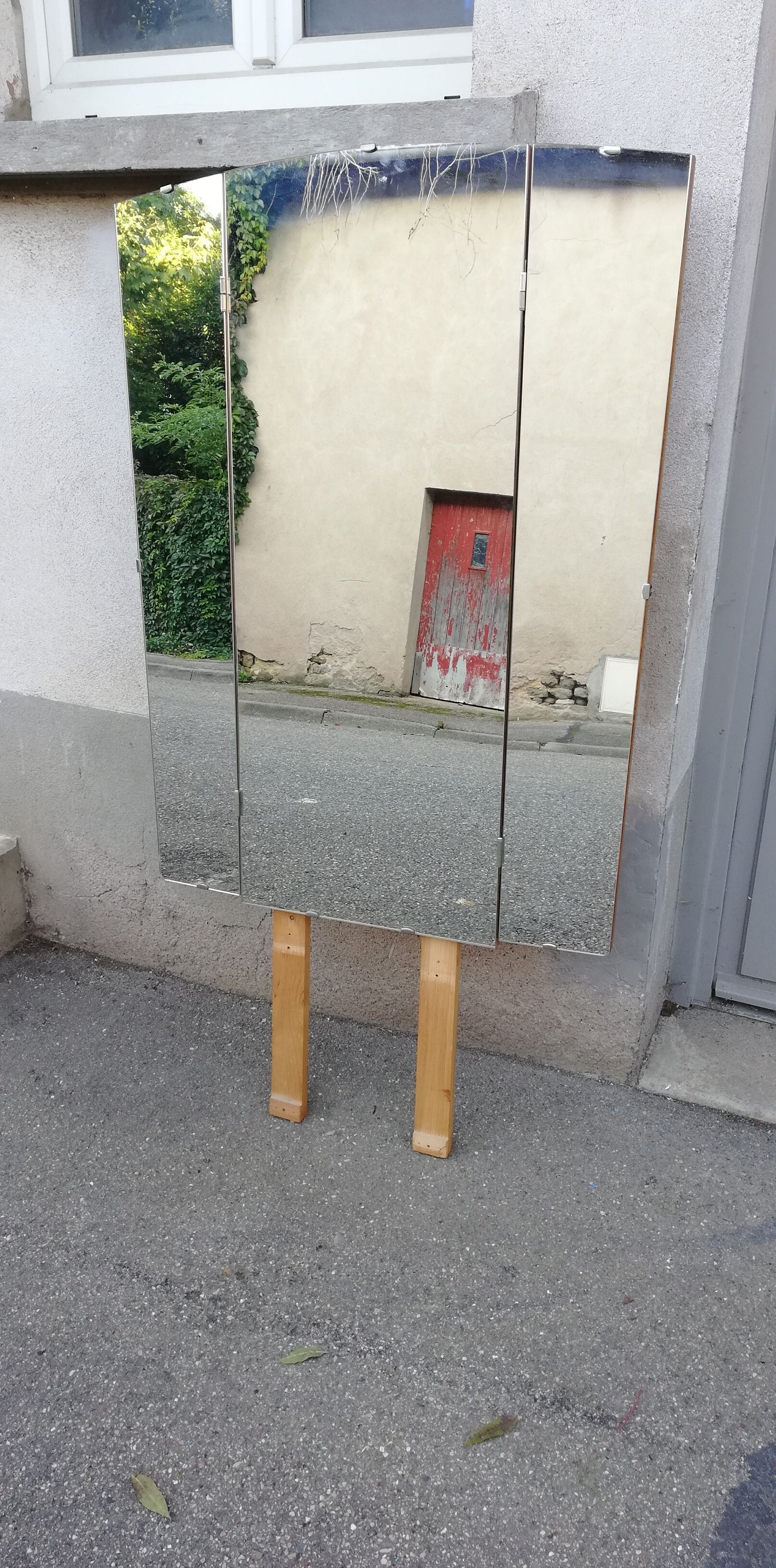 Vintage triptych mirror