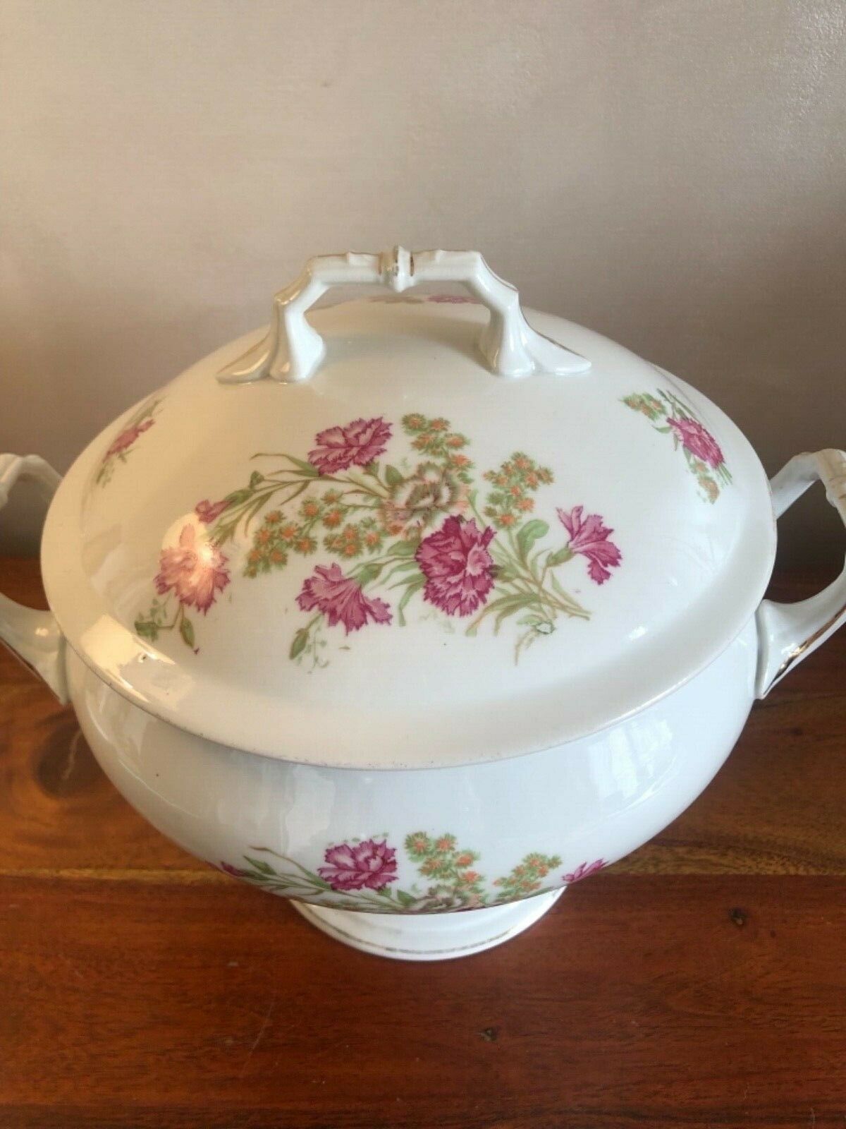 Soupière in round earthenware décor flowers