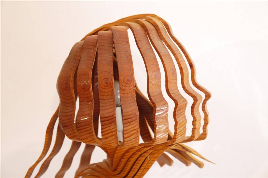 Lampe anthropomorphe en bois 1980