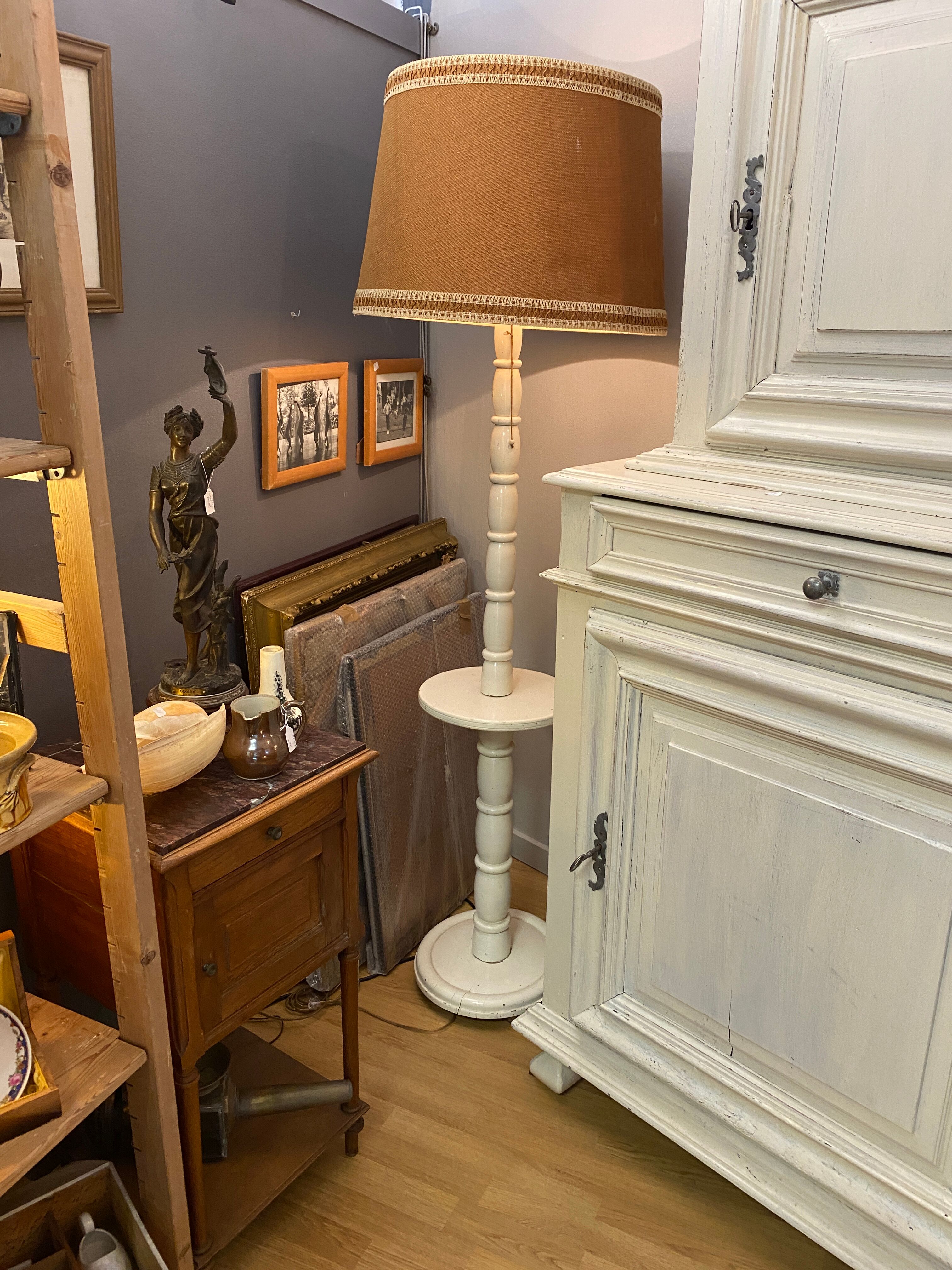 Lamppost with tablet