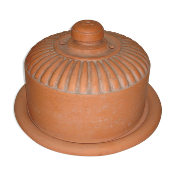 Terracotta butter for clod with salt crystals