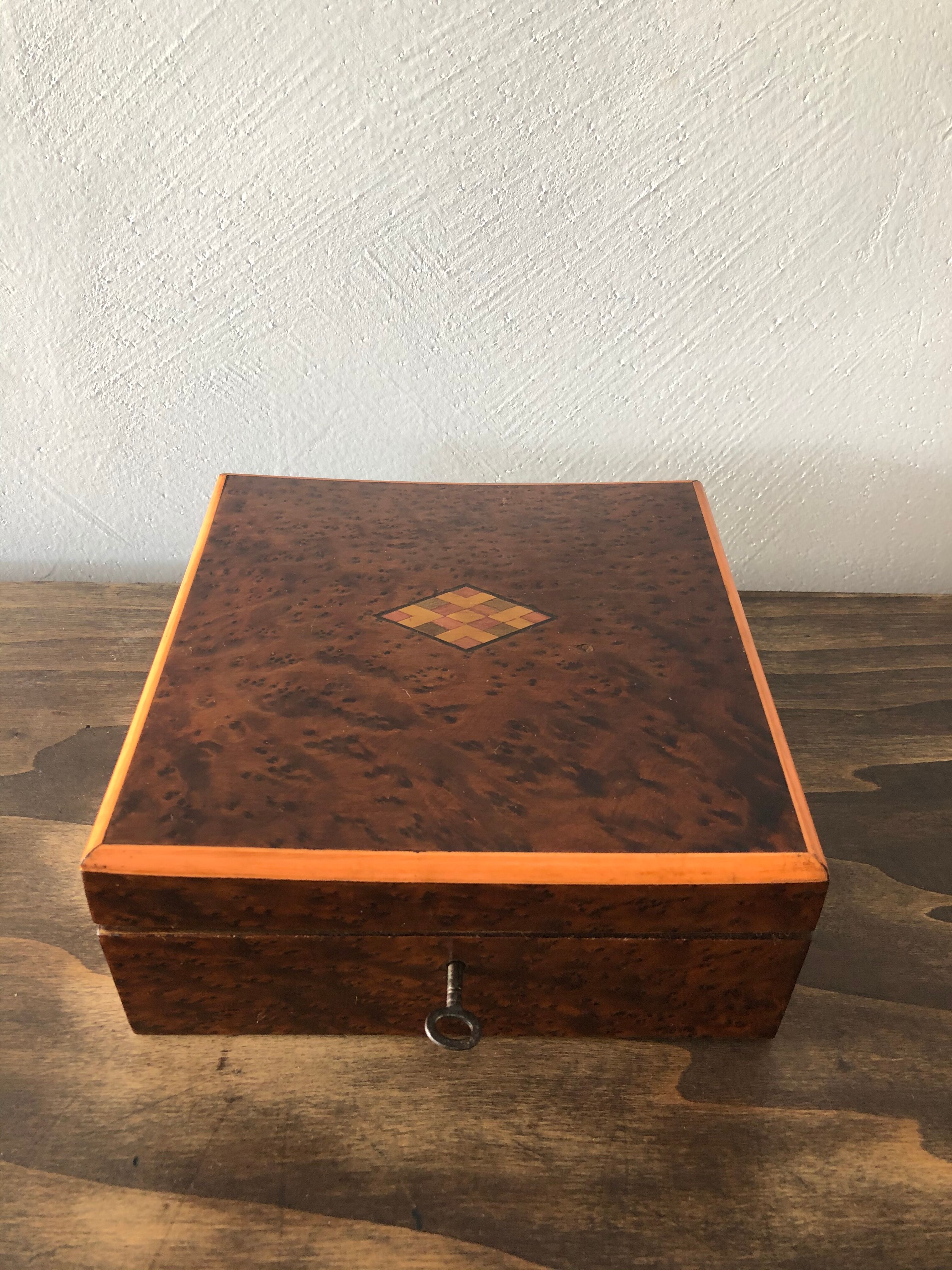 Walnut padded jewelry box