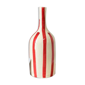 Vase artisanal bouteille rouge rayé