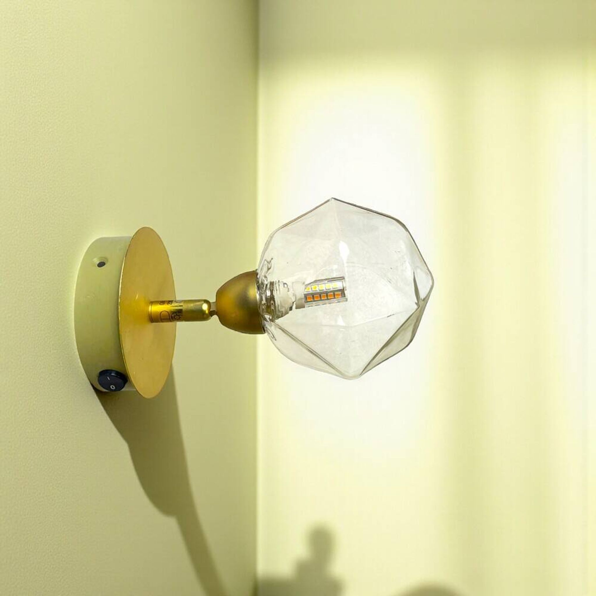 Modern minimalist adjustable wall sconce light