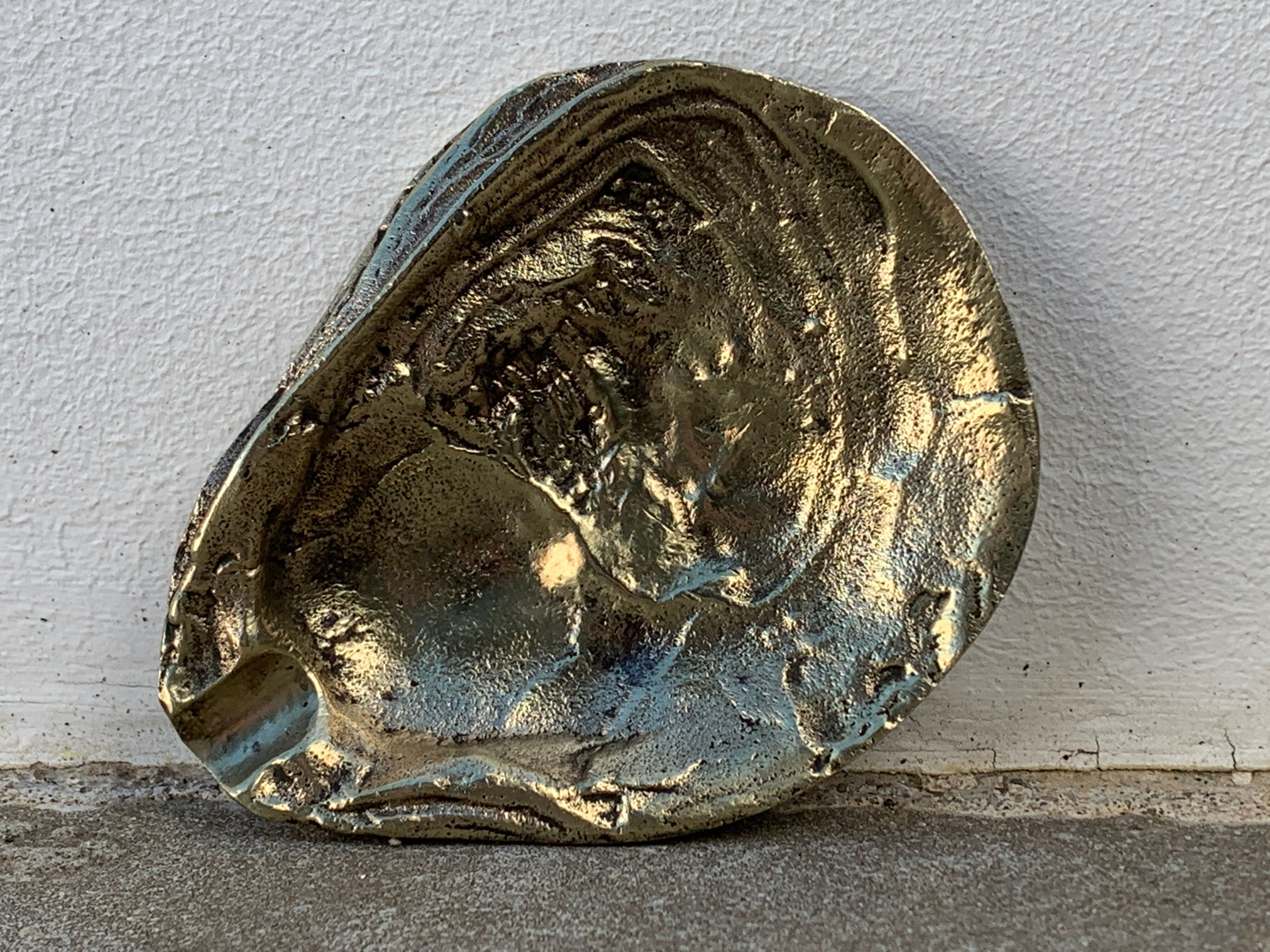 Cendrier en bronze en forme de coquille d'huître