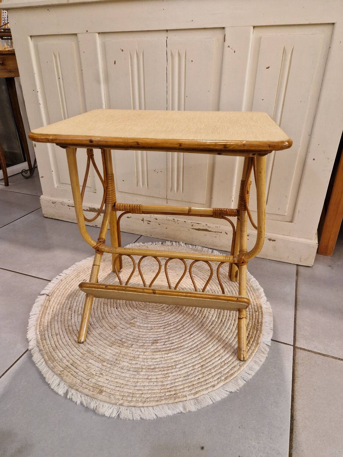 Rattan side table * Magazine rack
