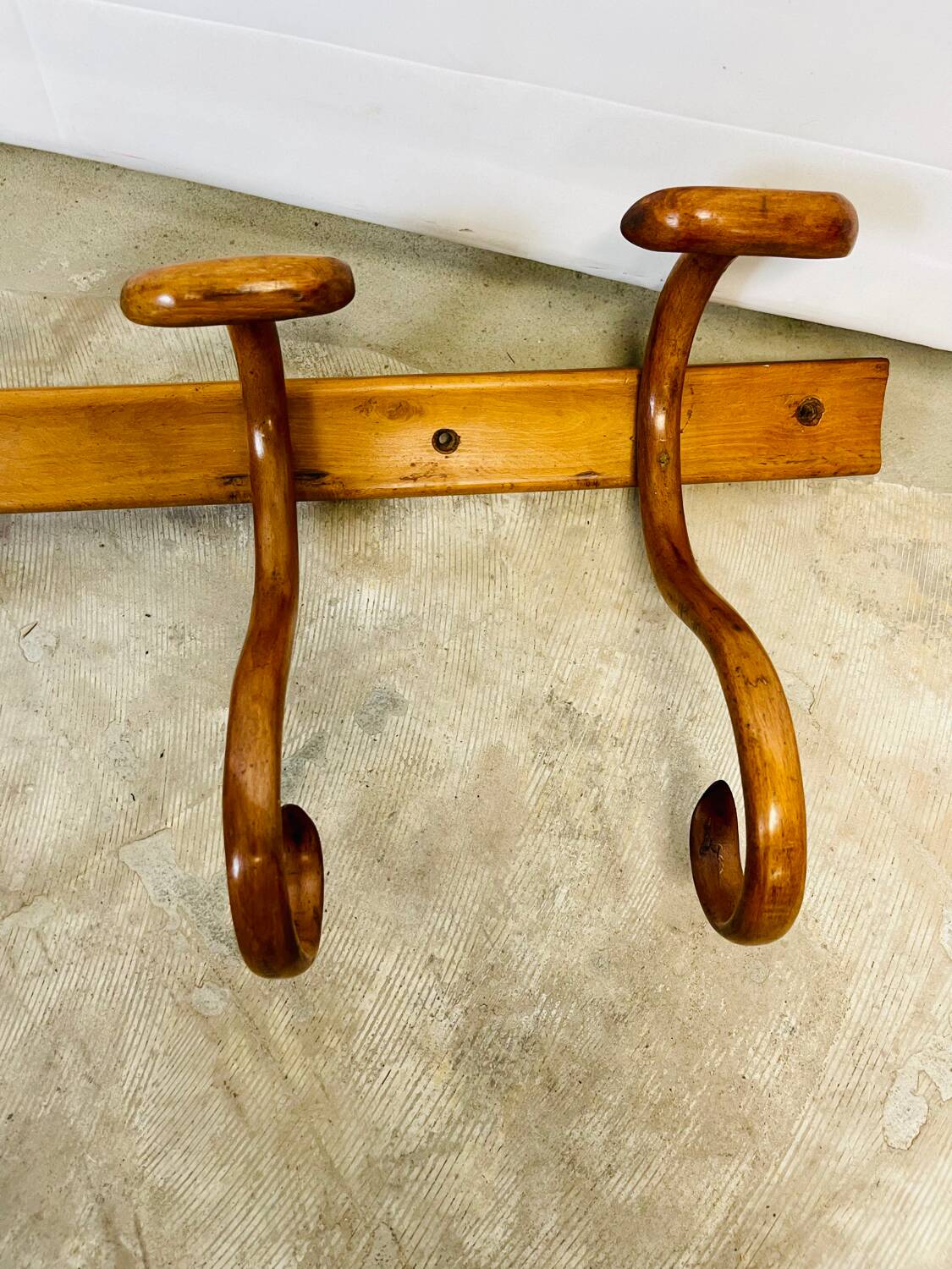 Wall coat rack