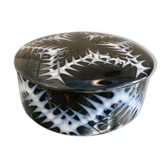 Ceramic box with its lid