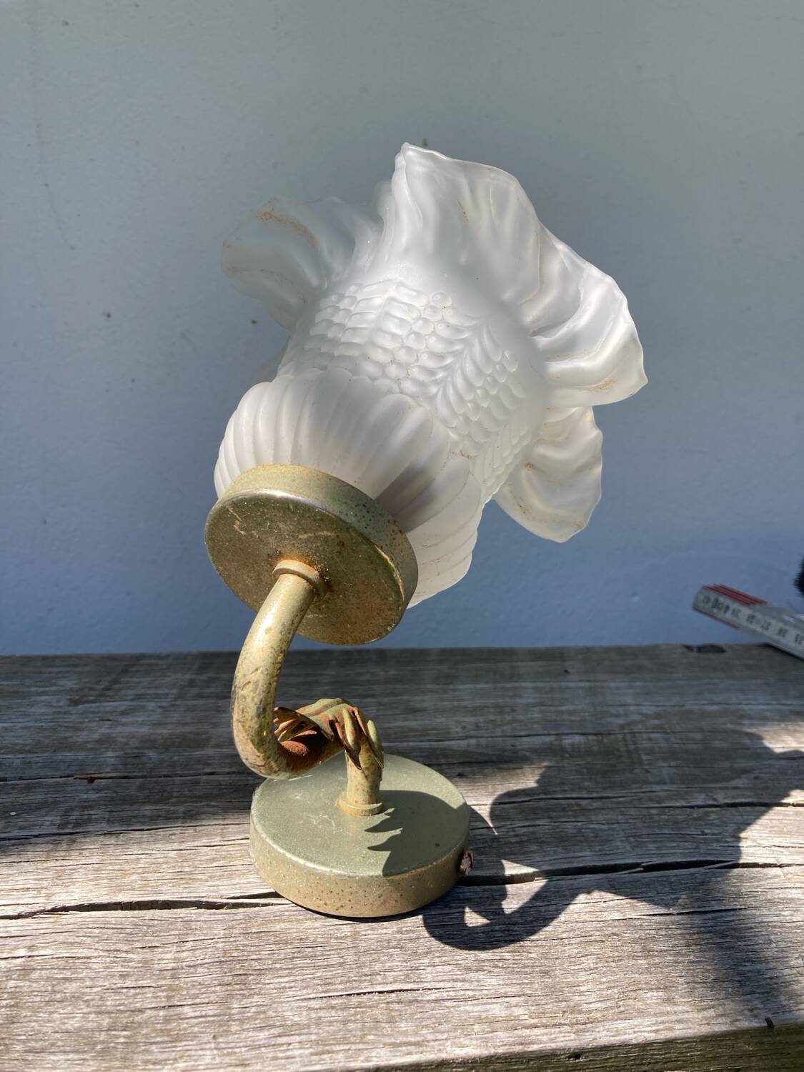 Flower wall lamp in glass paste
