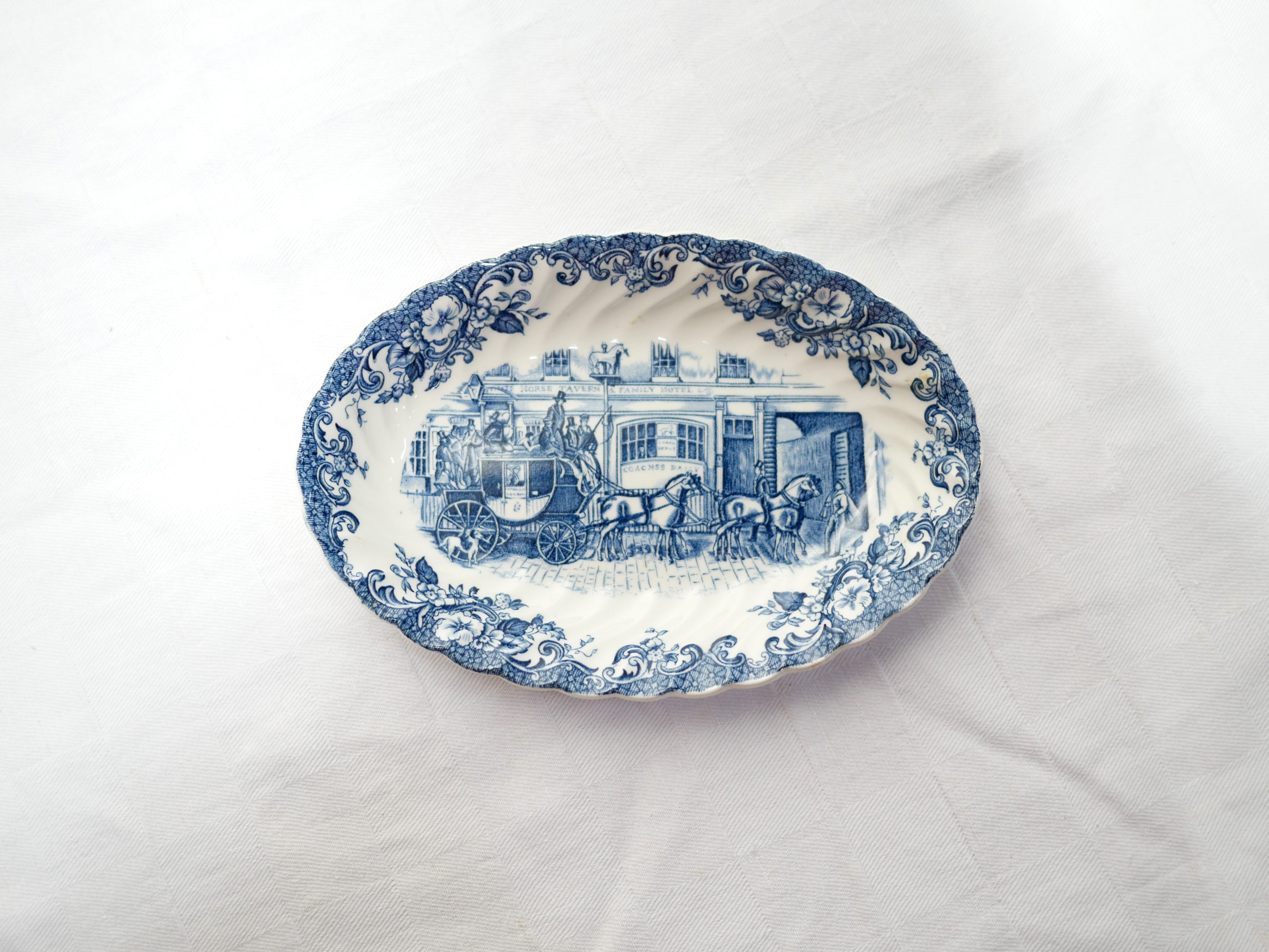 Vintage ravier by Johnson Bros, made in England