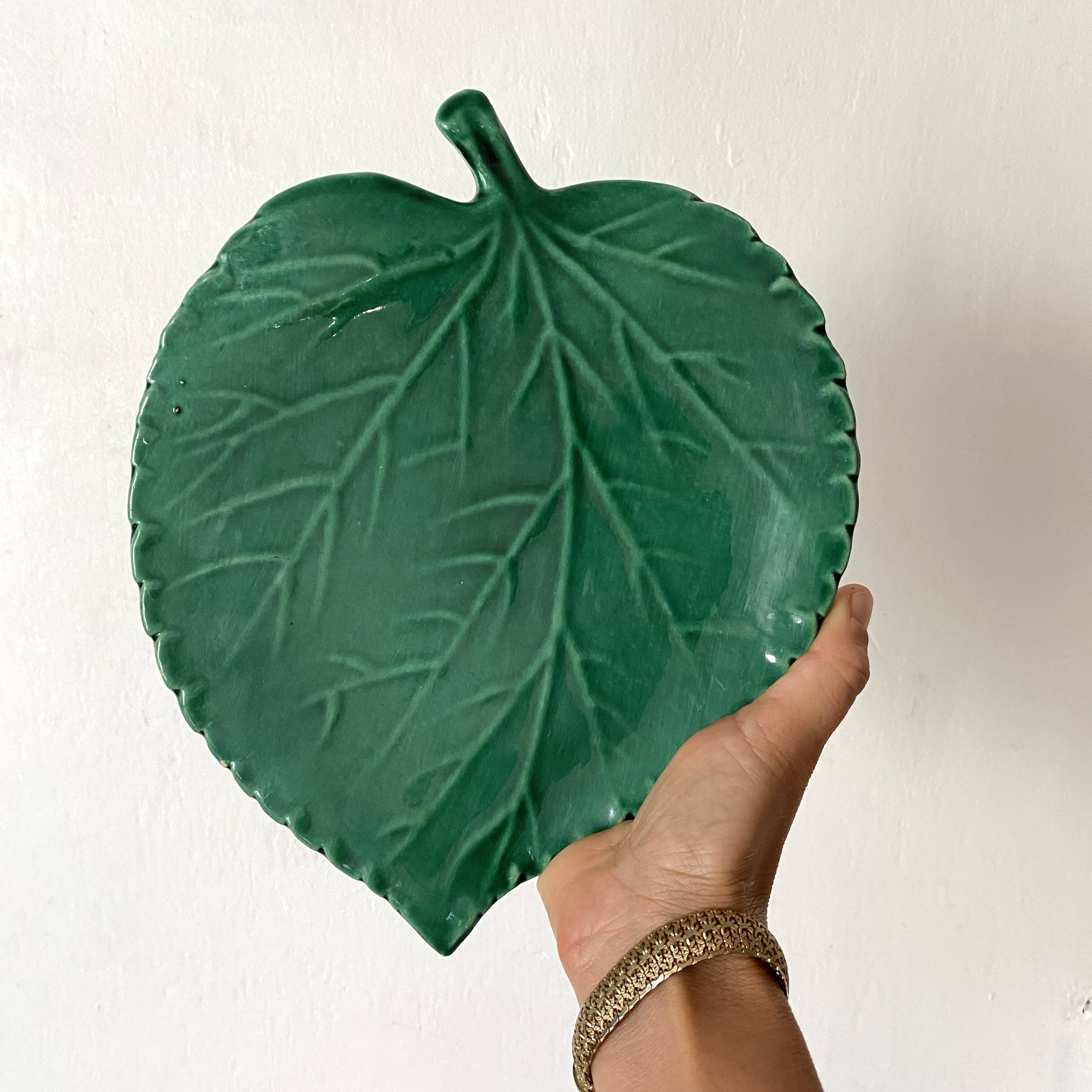 Plat feuille vintage en céramique