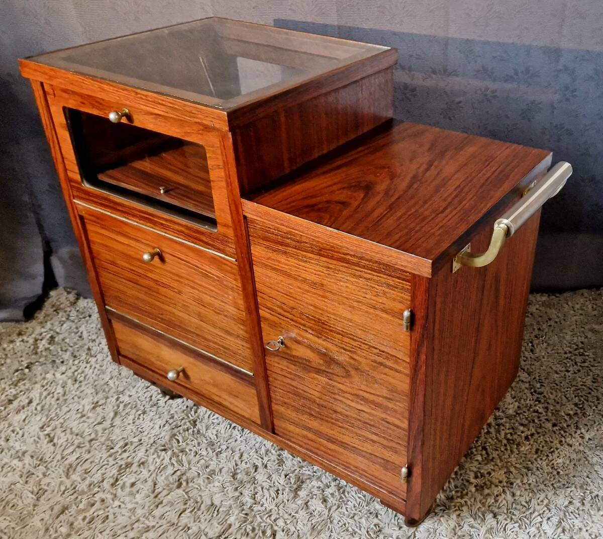 Art Deco mobile dessert bar