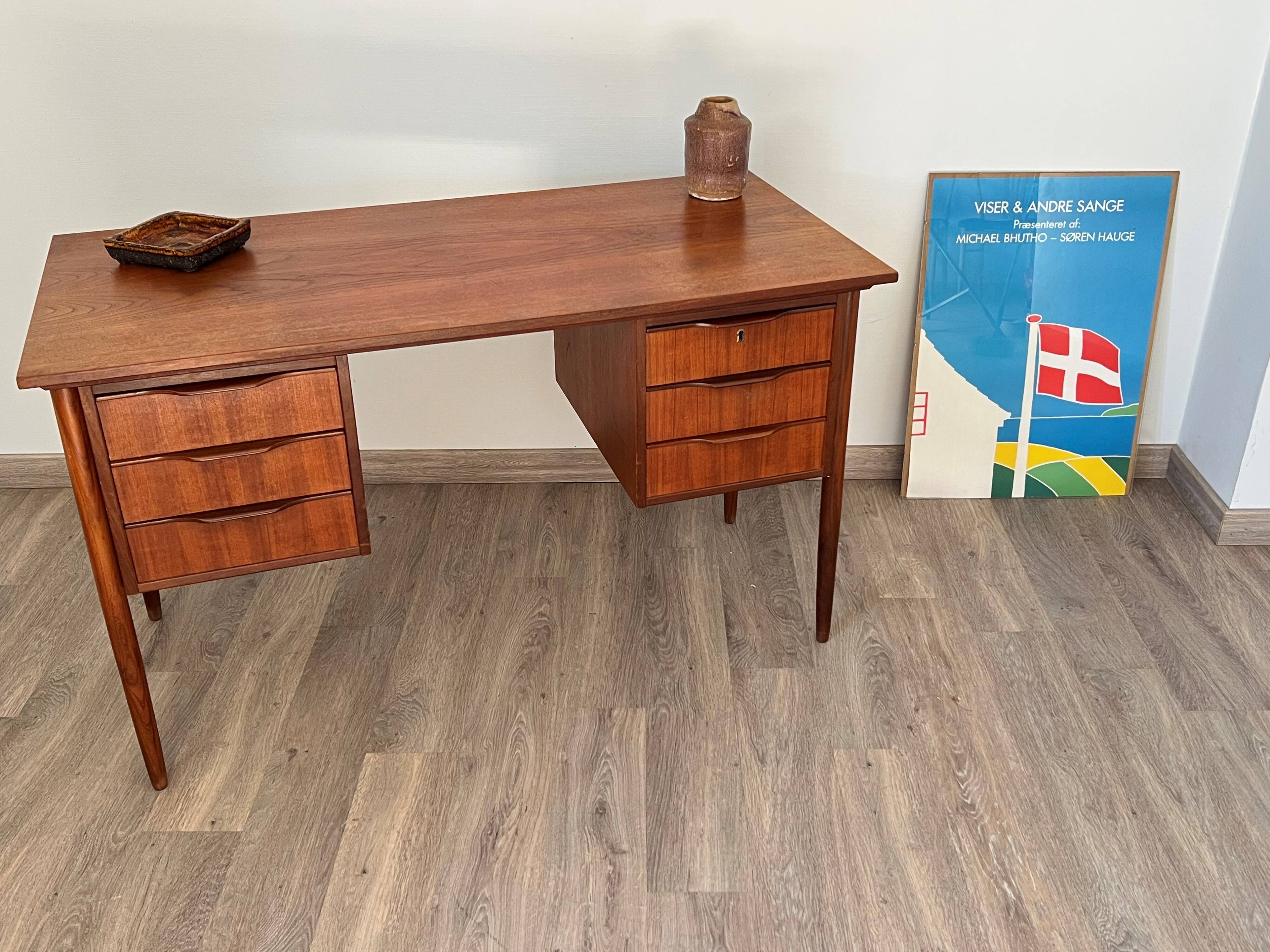 Scandinavian desk with 6 drawers from the 50s/60s