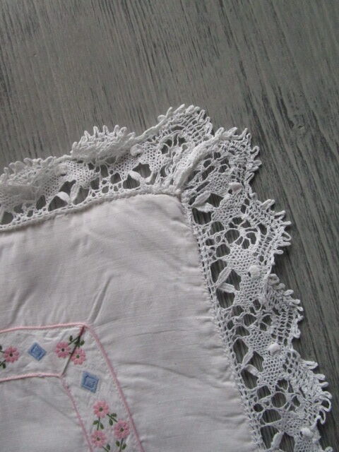 Old pillowcase embroidered and monogrammed in cotton :70x70cm