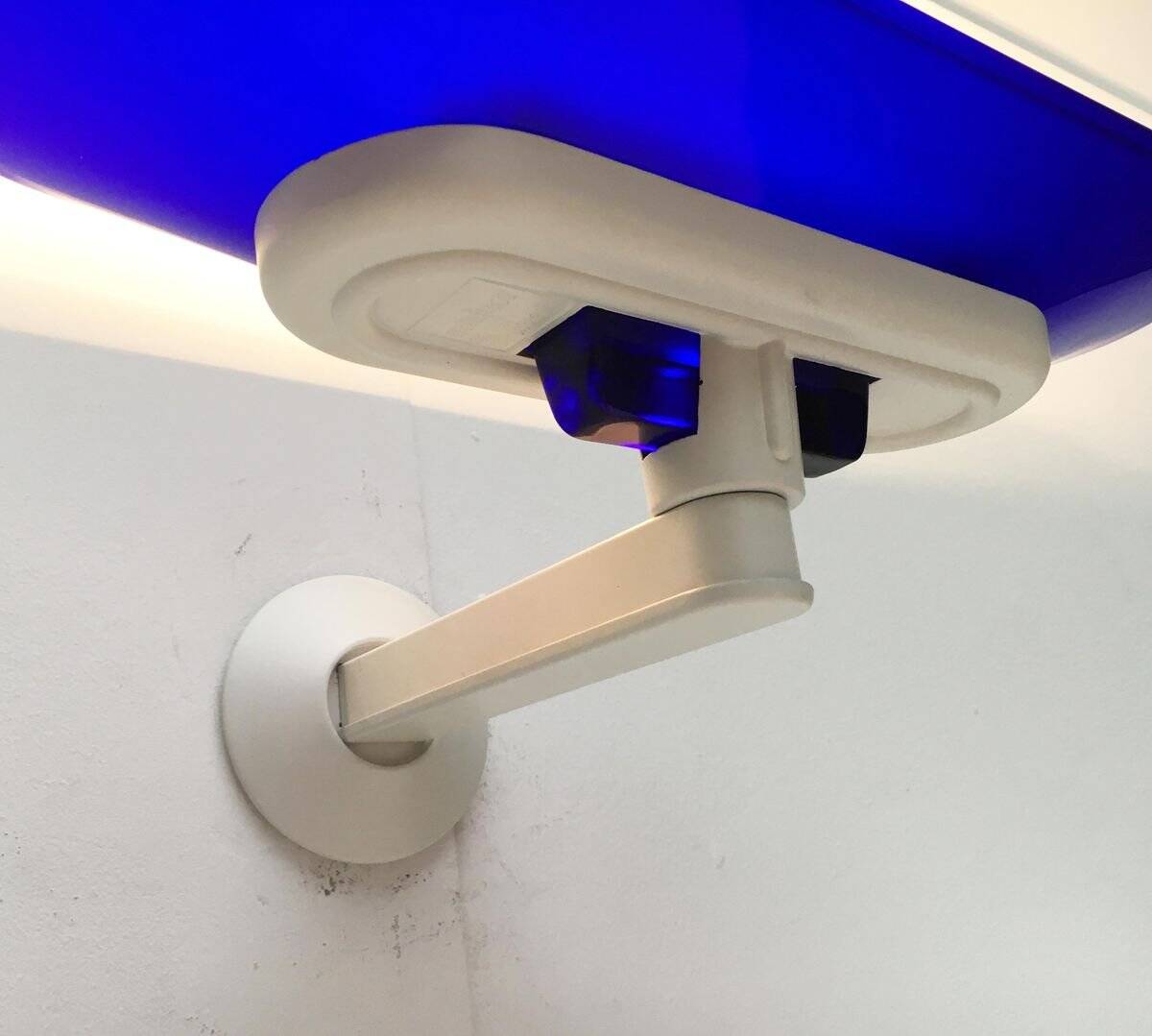 White vintage wall sconces Jill by Perry King, S. Miranda, G. Arnaldi for Arteluce, set of 2.