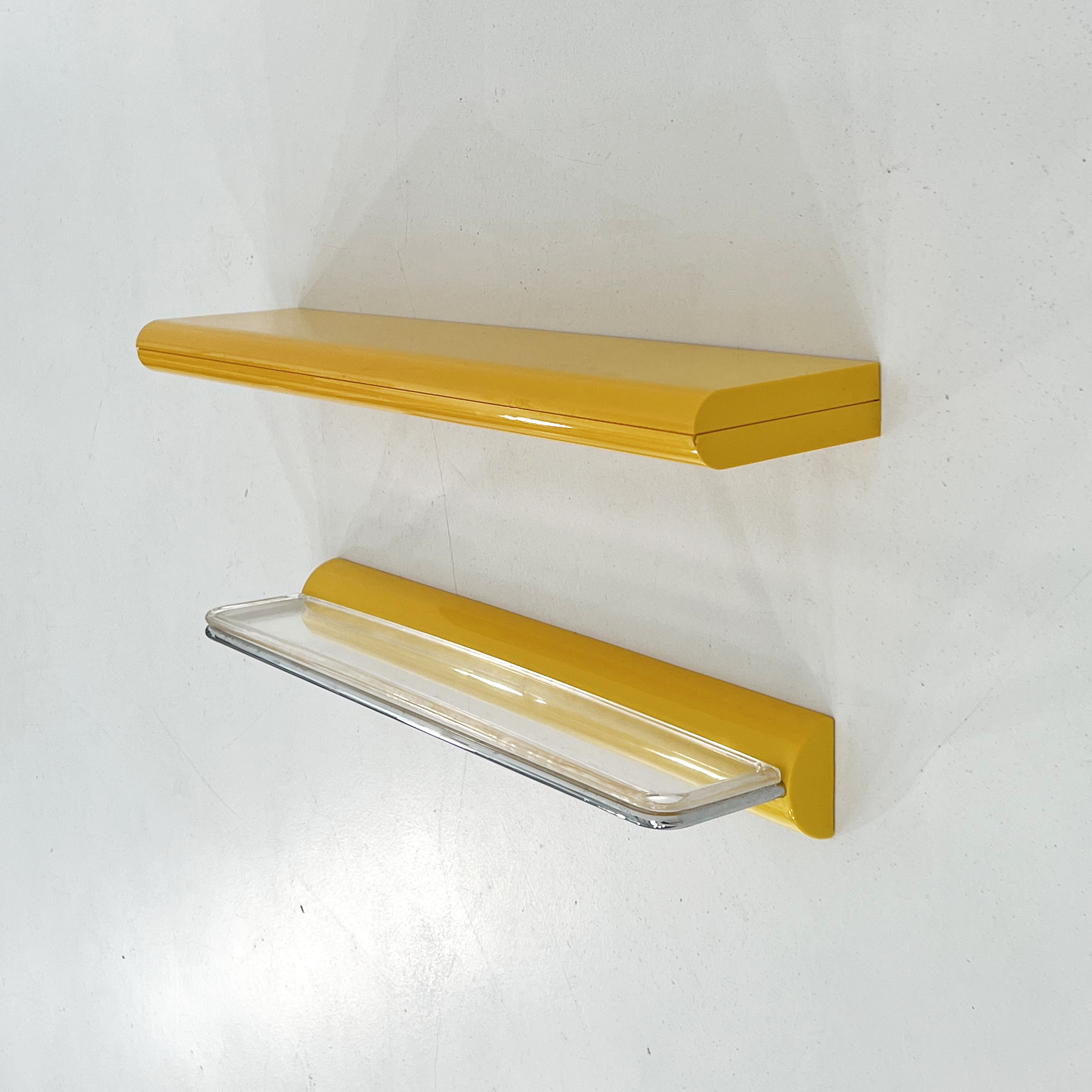Pair of yellow wall shelves by Gedy, 1970s