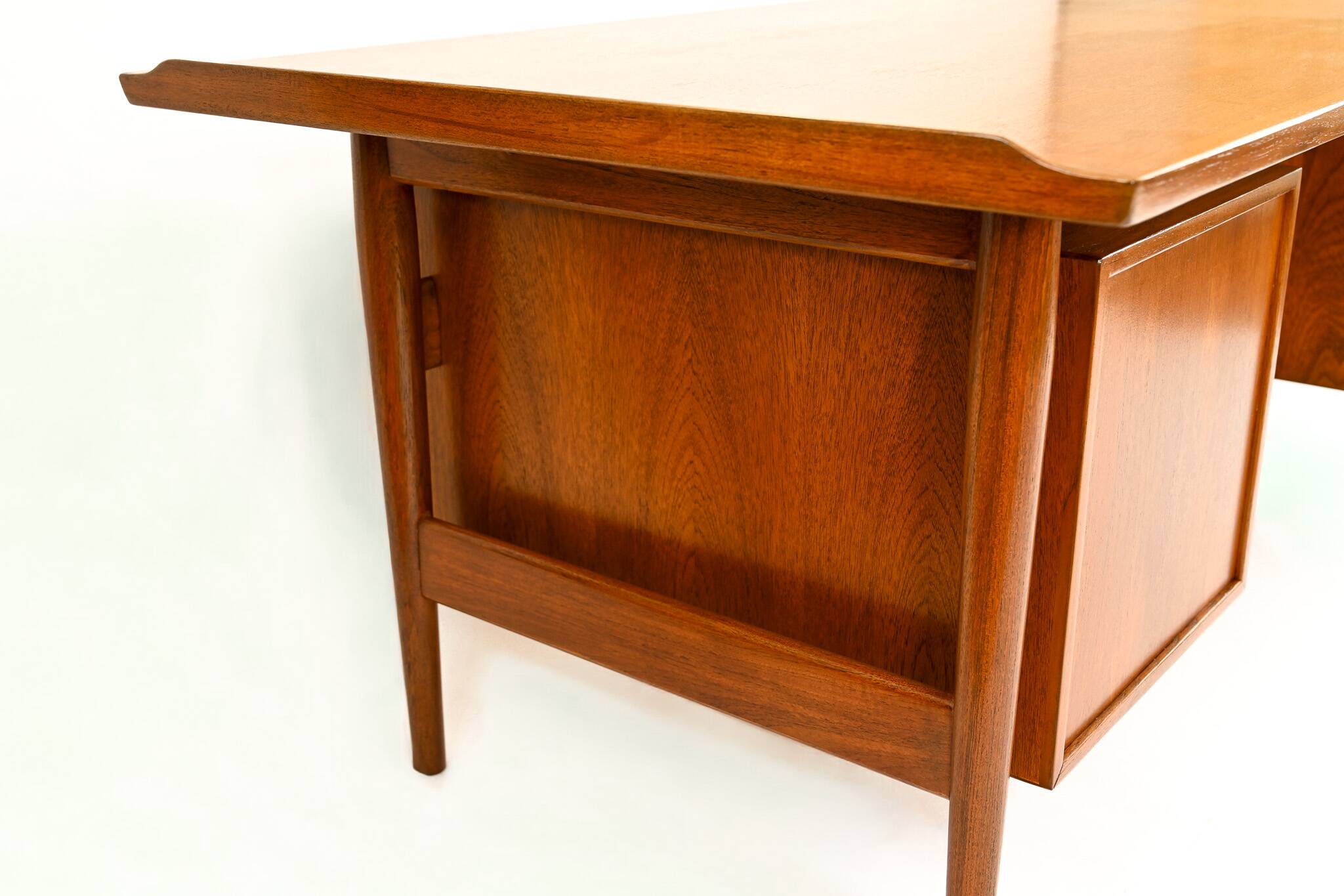 Arne Vodder desk in teak