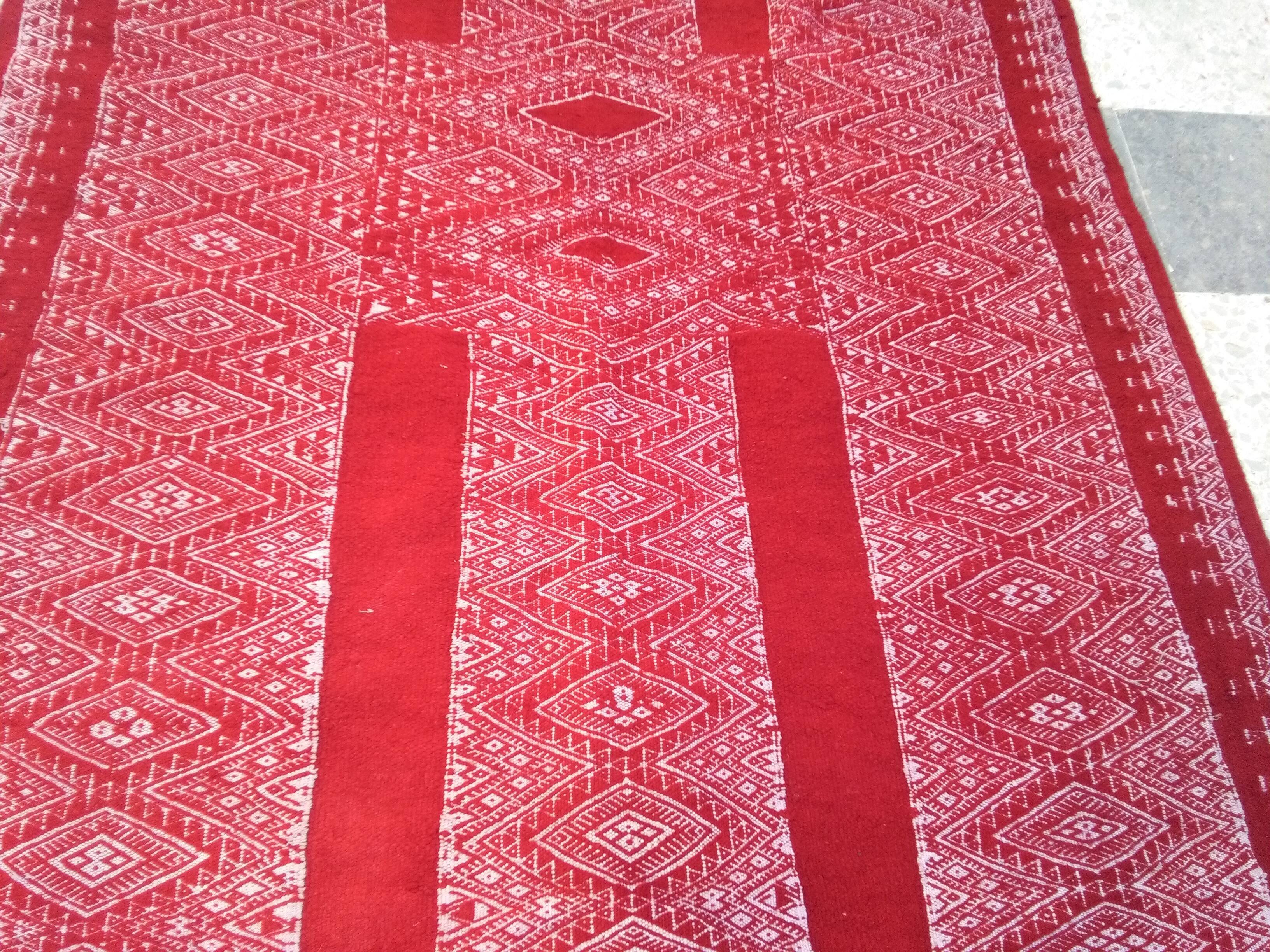 122 x 231 cm handmade Kilim red and white wool