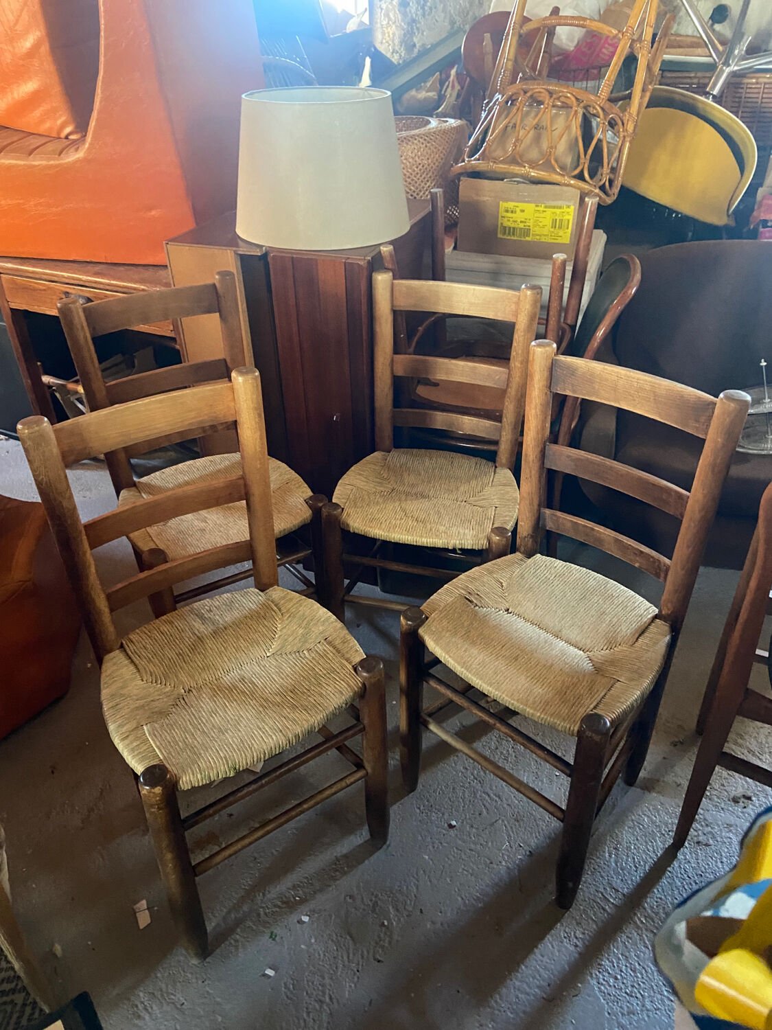 Series of 4 oak chairs mulched 50s