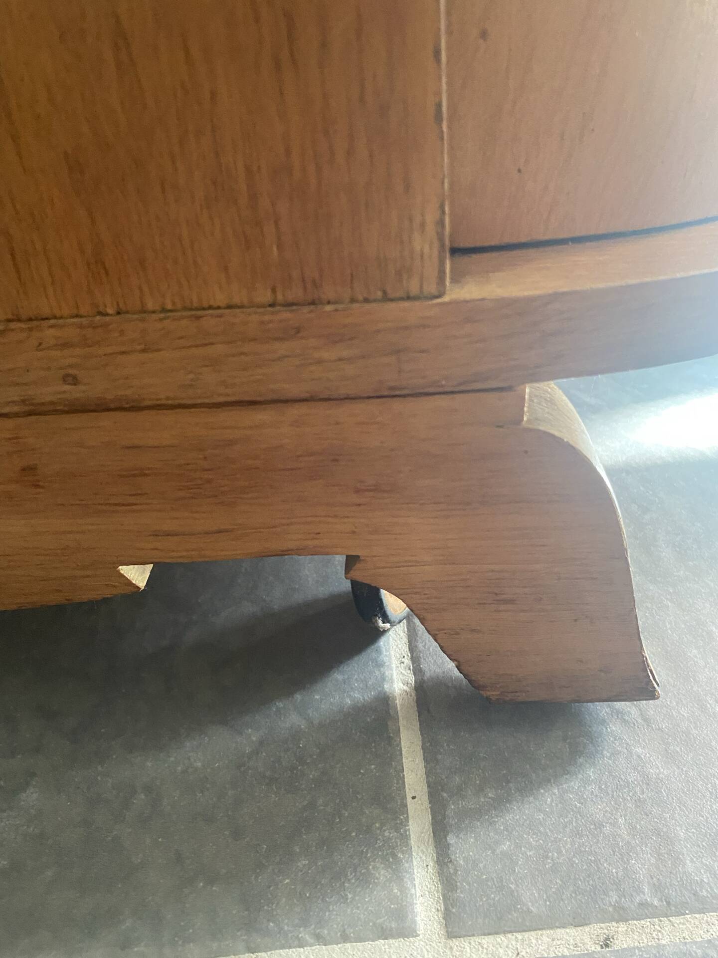 Rotating wooden bar cart from the 1950s.