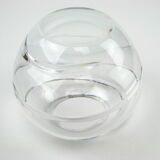 Vase boule en cristal, taillé spirale