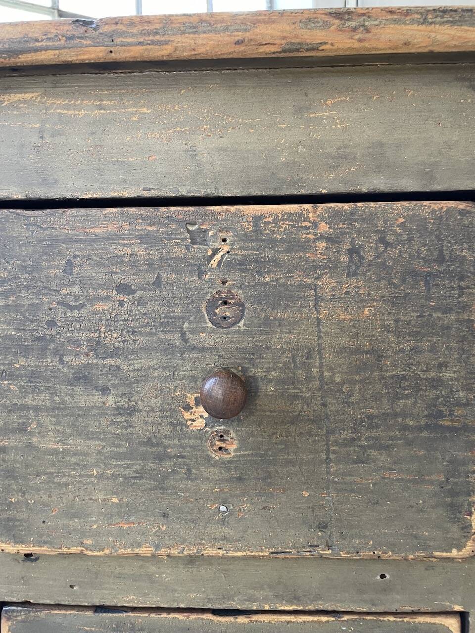 Green patina workshop furniture