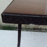 Table basse pieds en fer forgé plateau en bois  77 x 38 cm