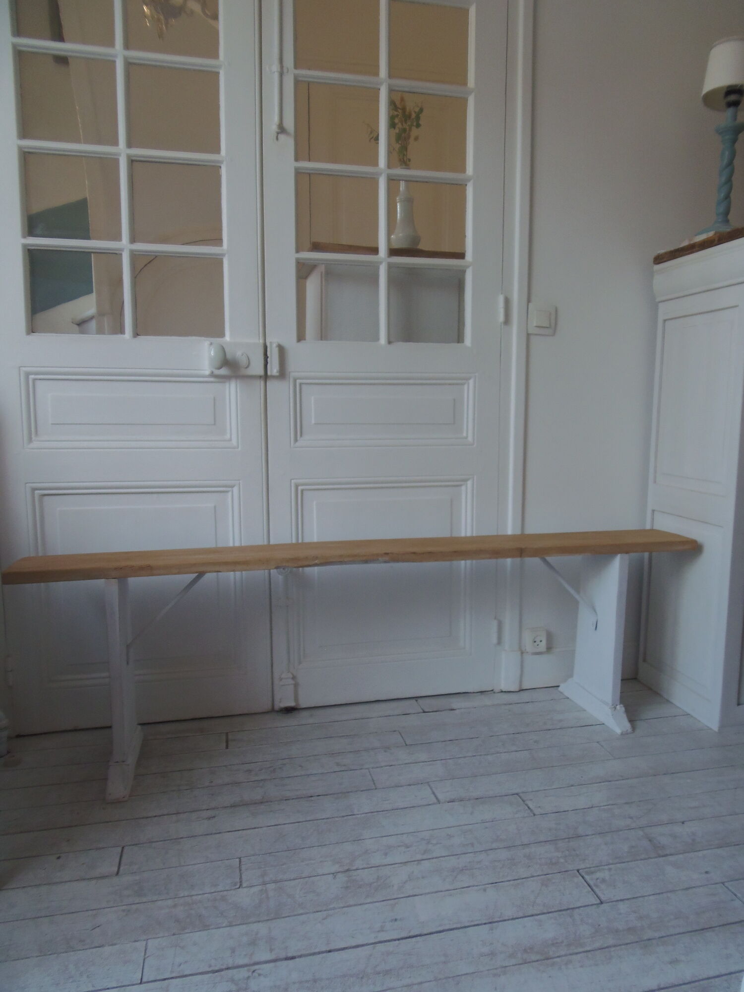 Farm bench, end of bed leg patinated pearl gray, wooden seat
