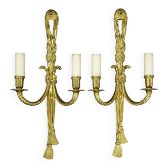 Large pair of sconces, eagle heads and ribbon, Louis XVI style from Hettier & Vincent