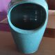 Cache pot en céramique ou grés émaillé bleu turquoise signé
