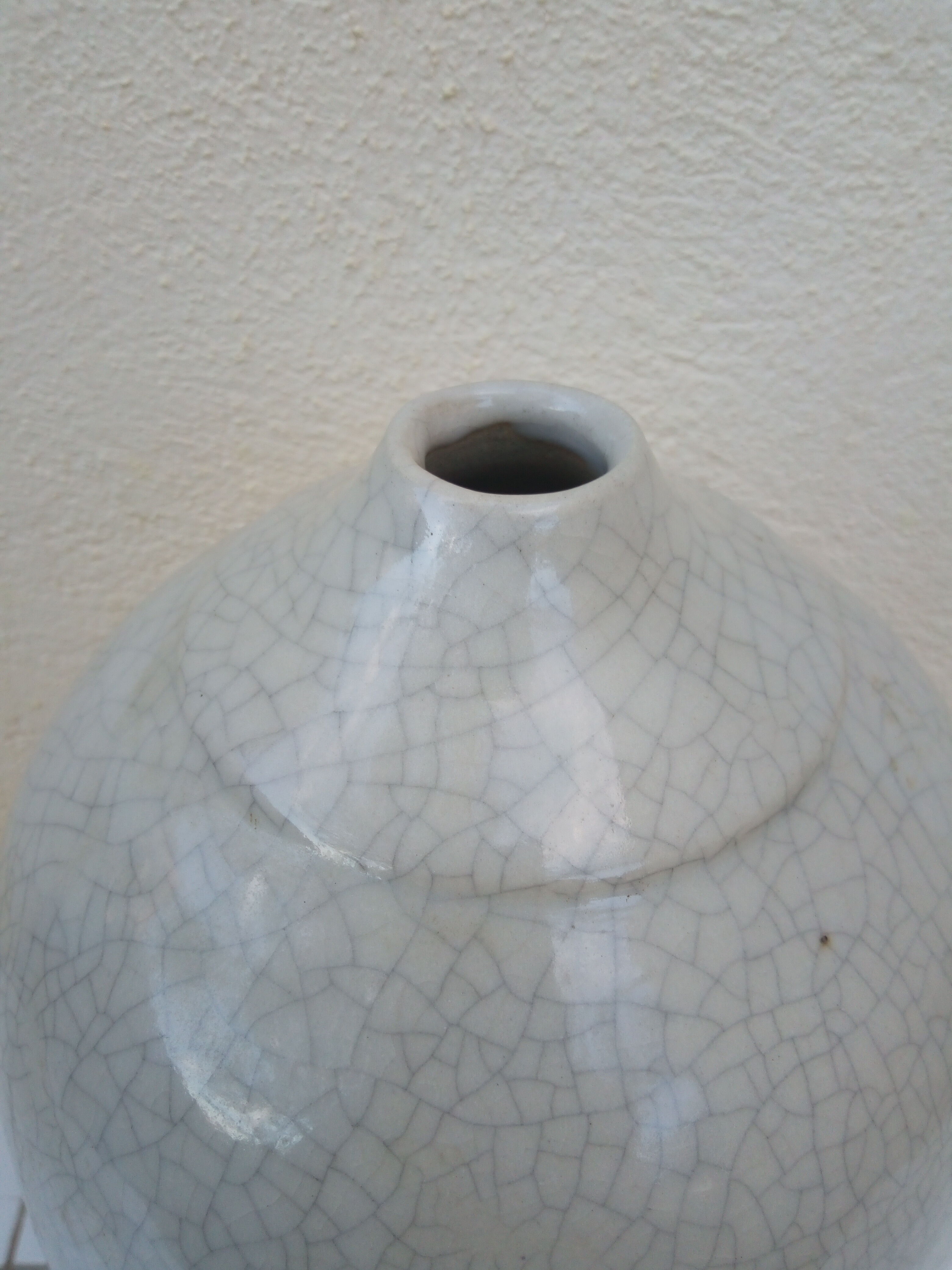 Ancient and large Asian vase, glazed ceramics.