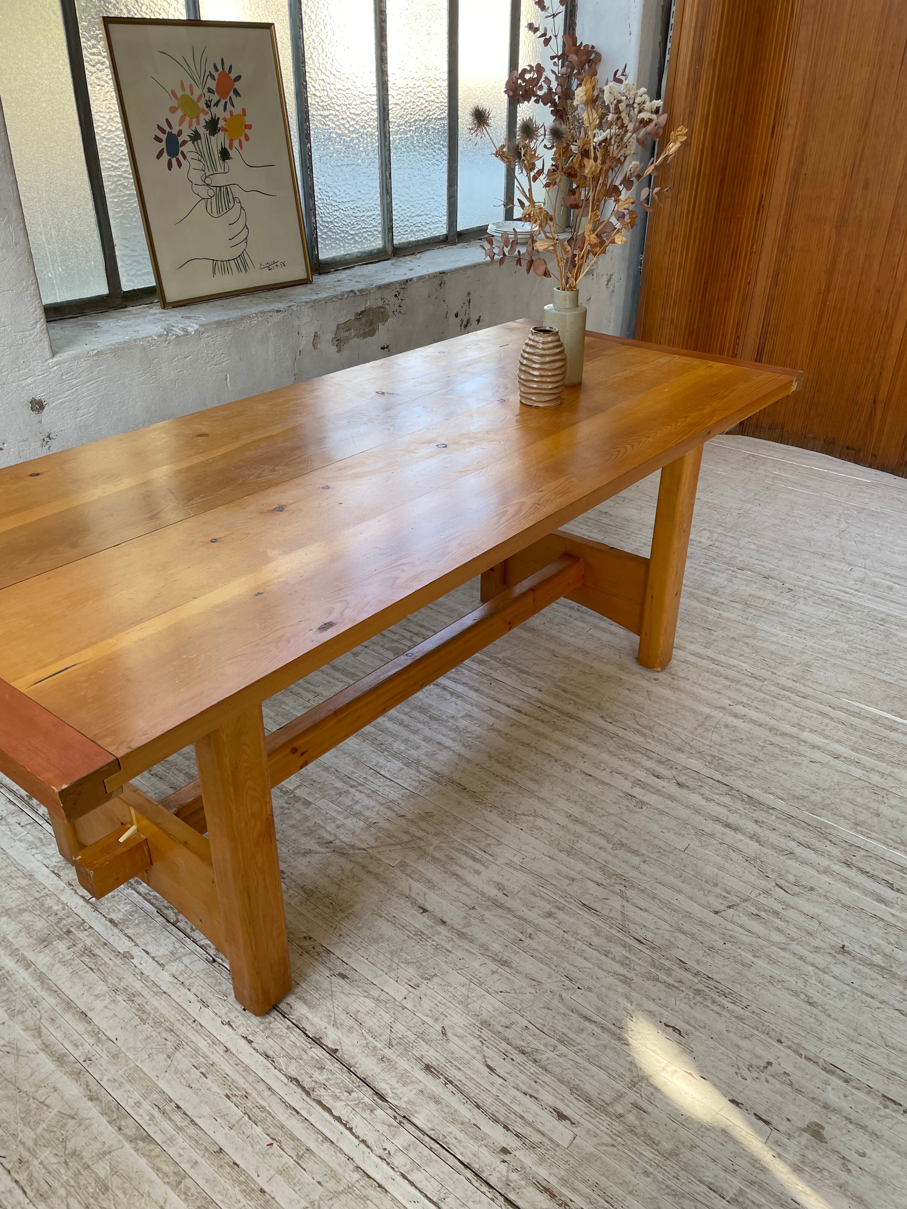 Mountain furniture table in pine 2m