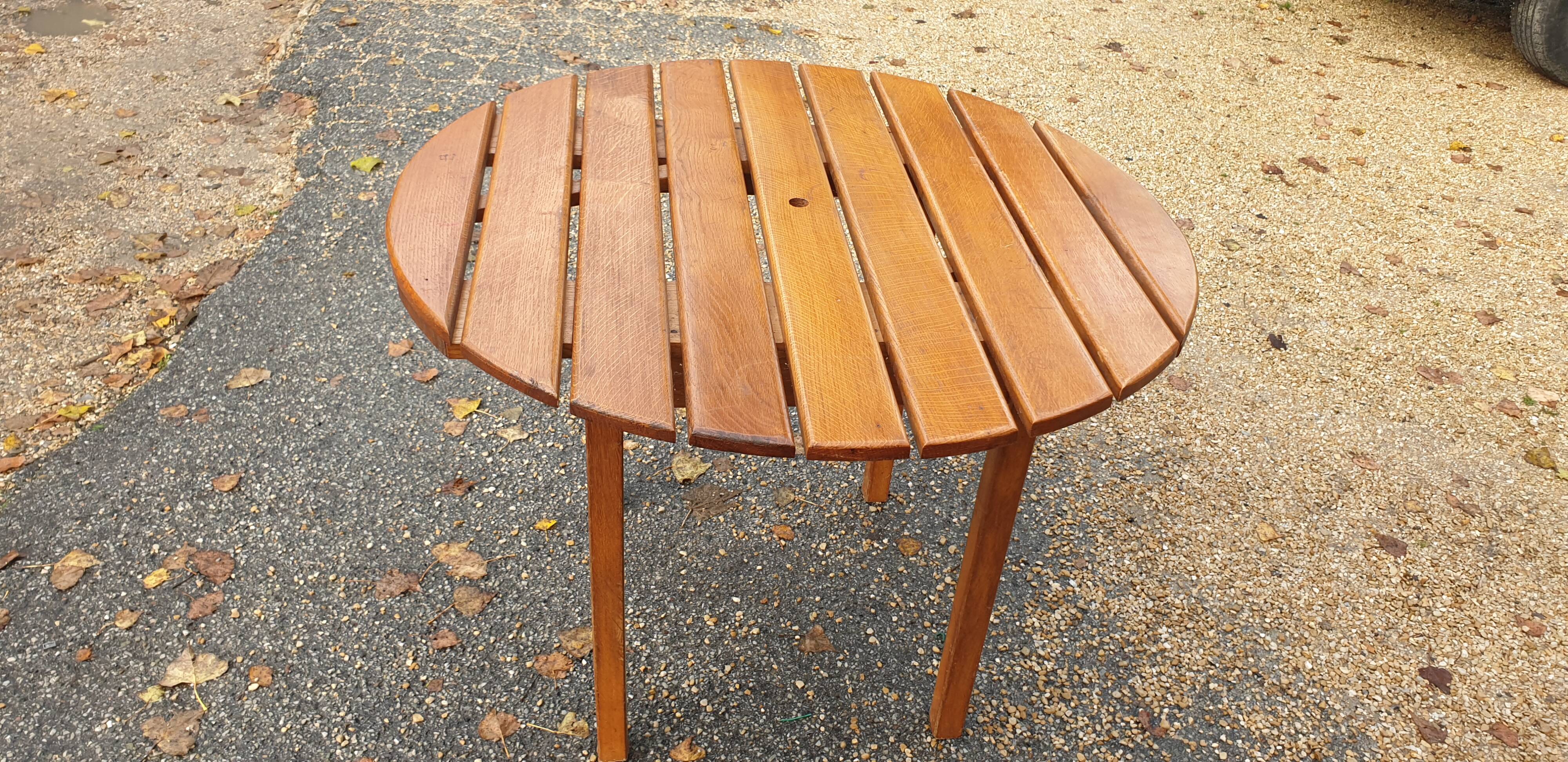 Round table of swing terrace