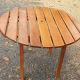 Round table of swing terrace