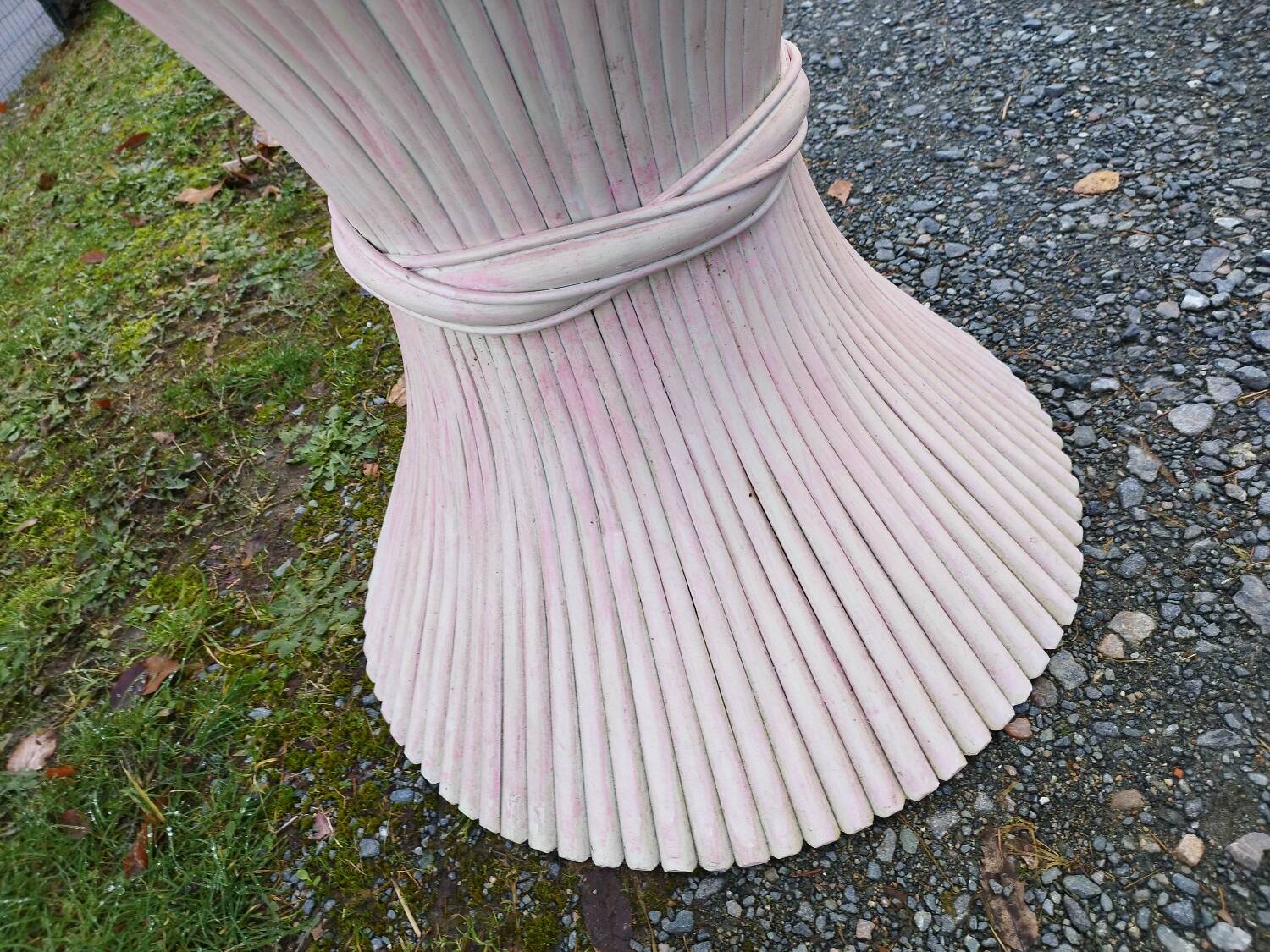 John mc guire McGuire round dining table Sheaf of wheat bamboo