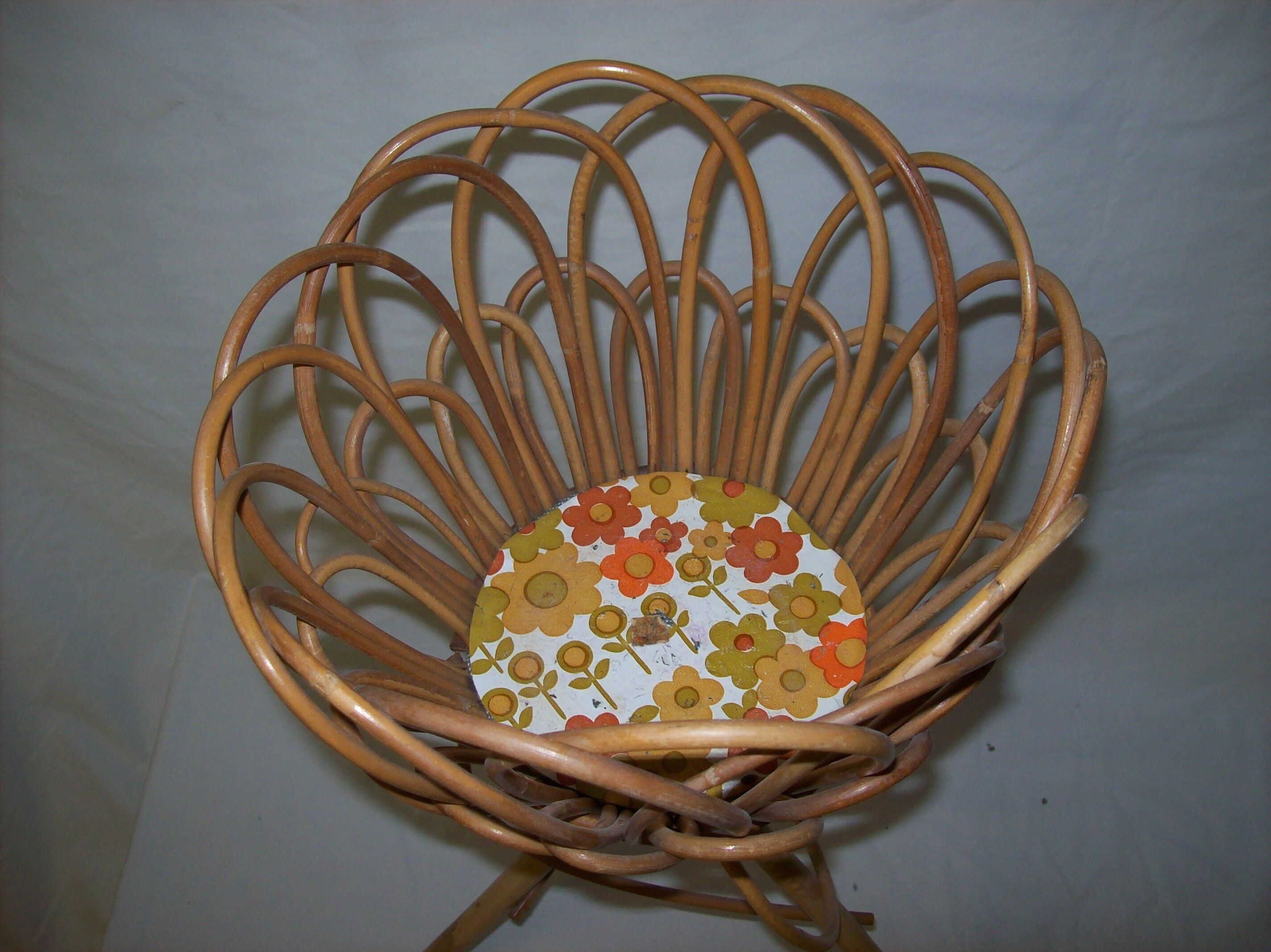 Plant rack in rattan