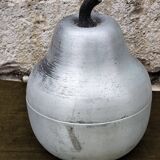 Pourer shaped ice bucket