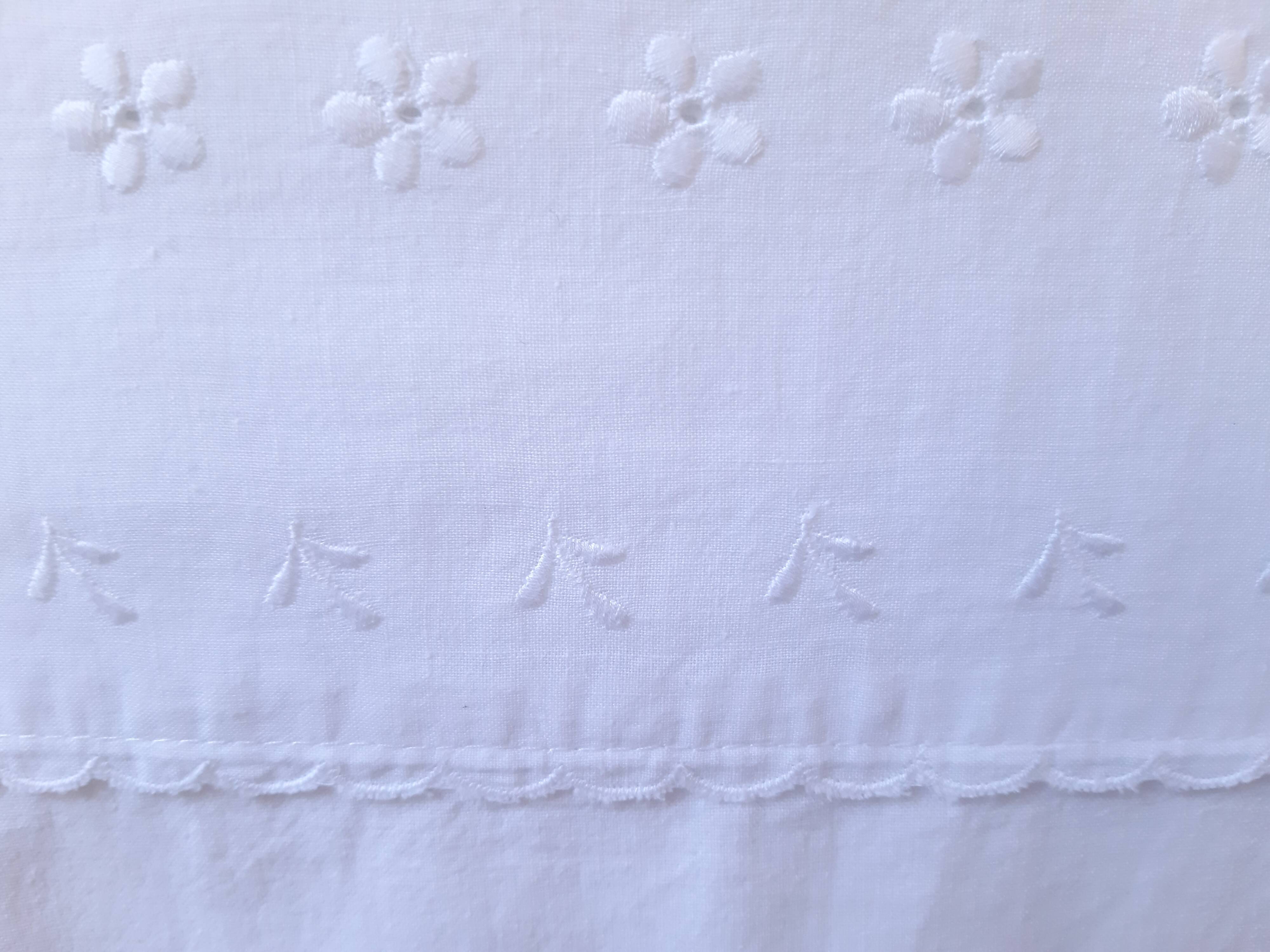 English embroidery sheet 280 x 230