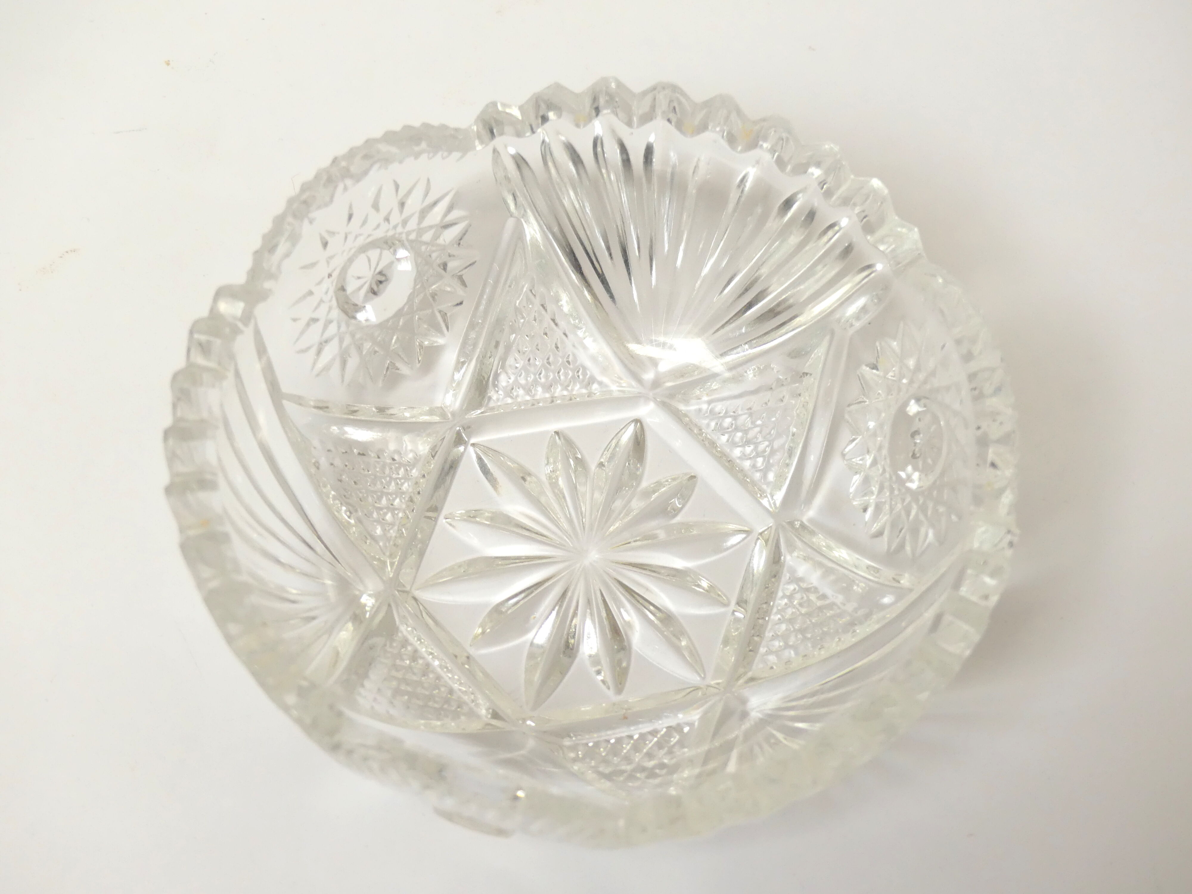 6 cups in chiseled glass