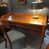 Bureau plat avec rebord