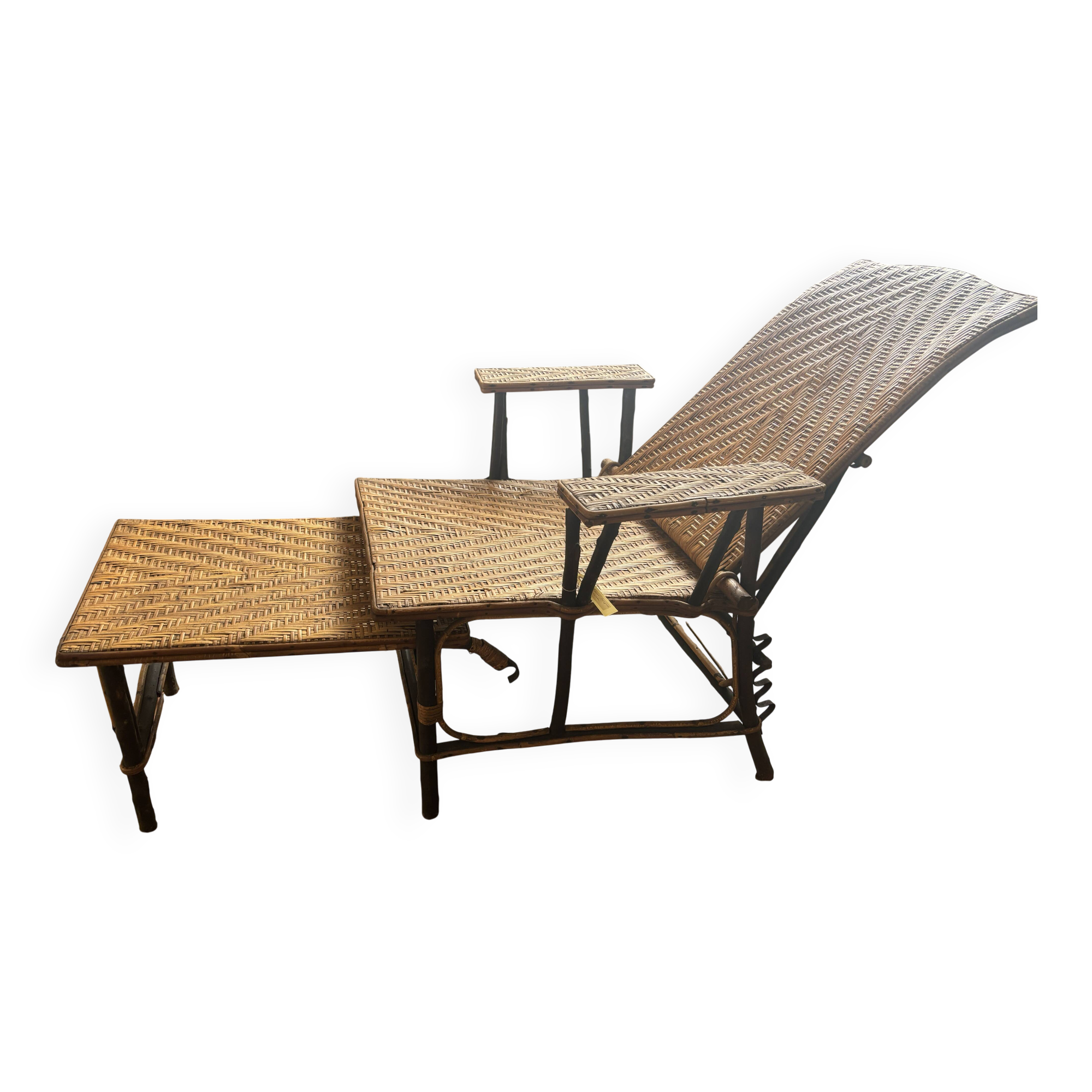 Rattan chaise longue