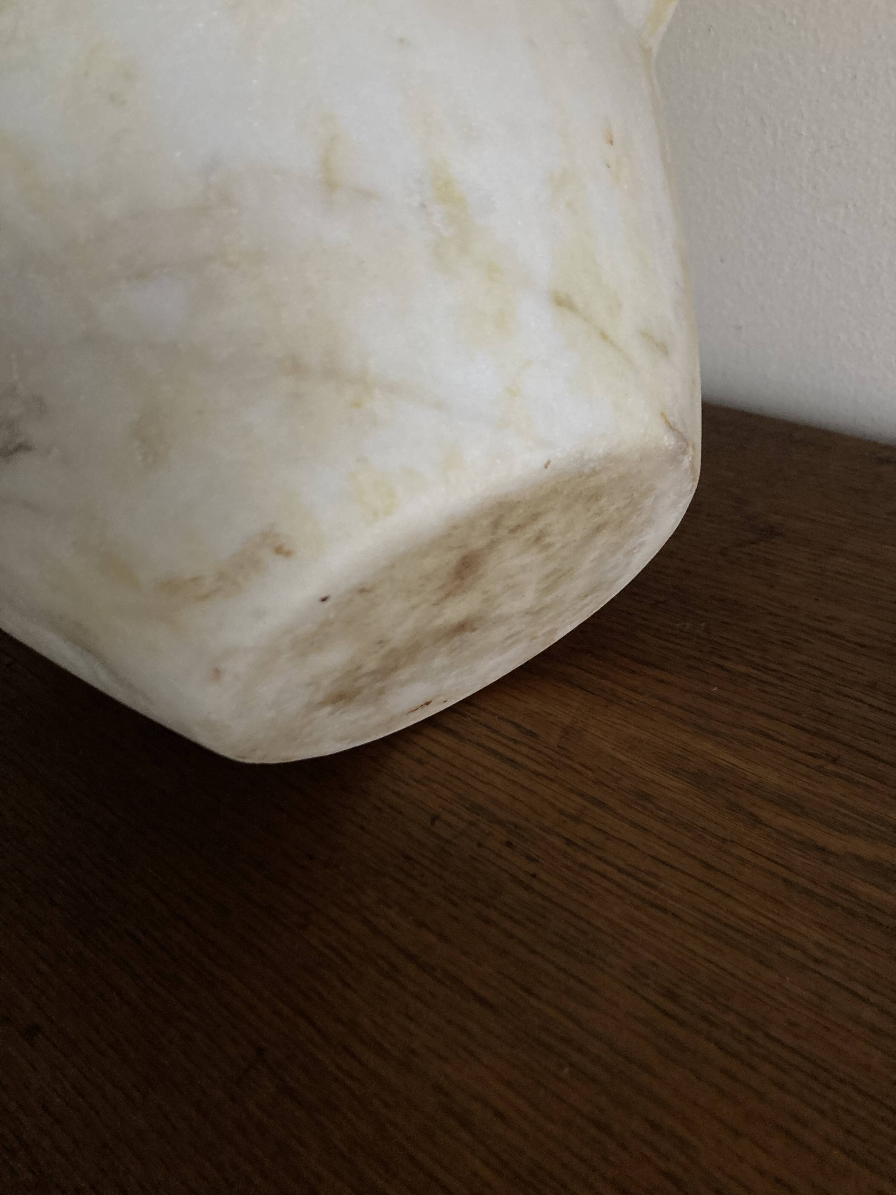 Mortier 19e néo classique en marbre blanc XXL