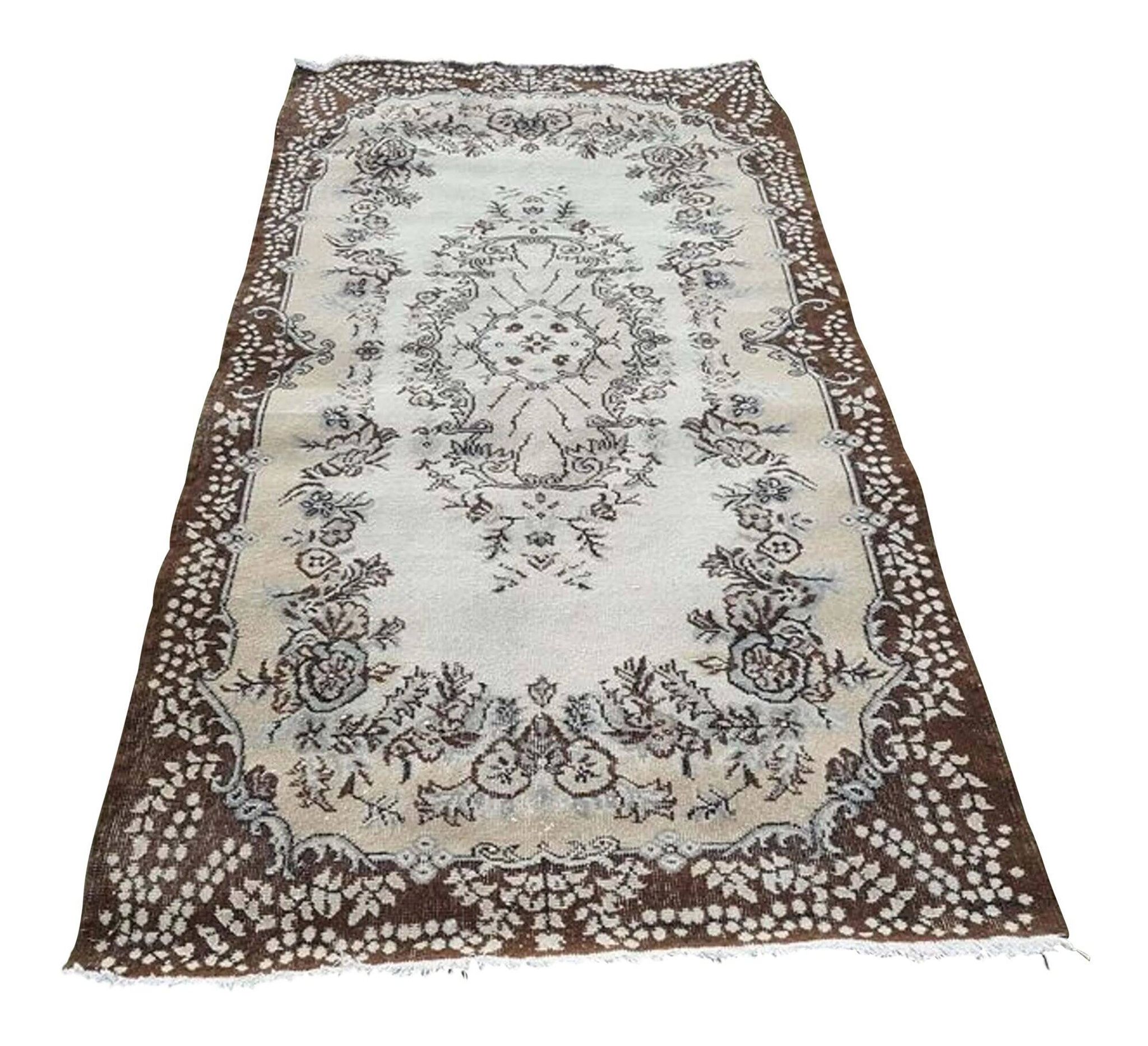Vintage handmade Turkish rug 118x220 cm