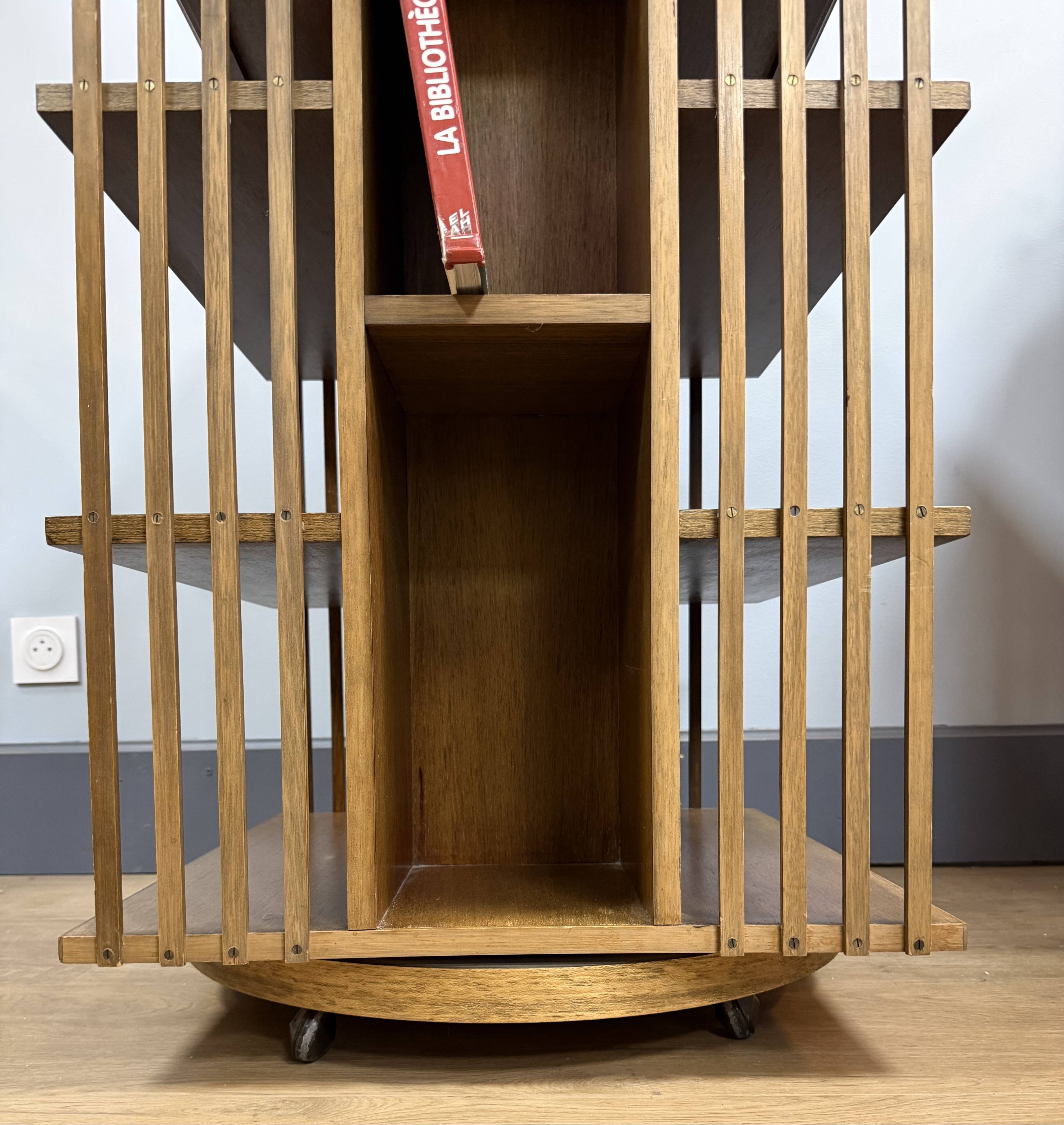 Bibliothèque tournante des années 70