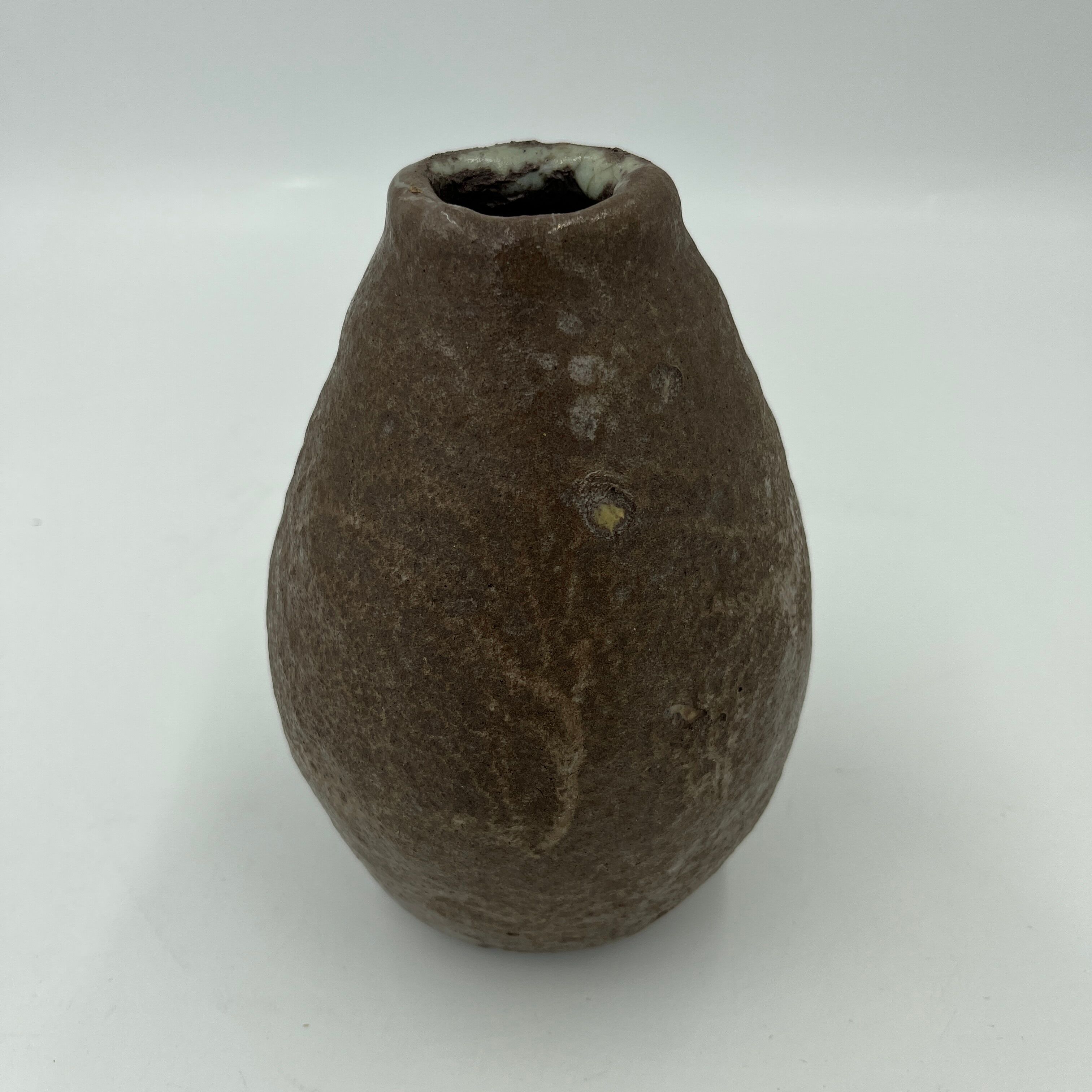 Veined terracotta vase