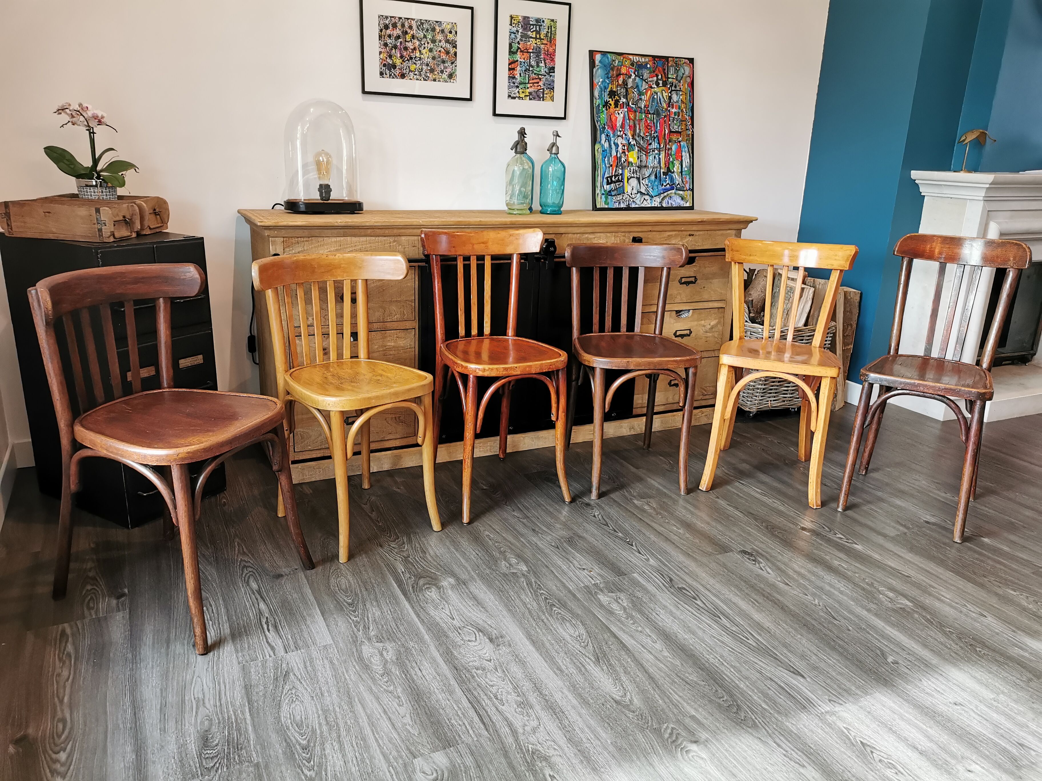 Series of 6 mismatched bistro chairs Mahieu and Luterma