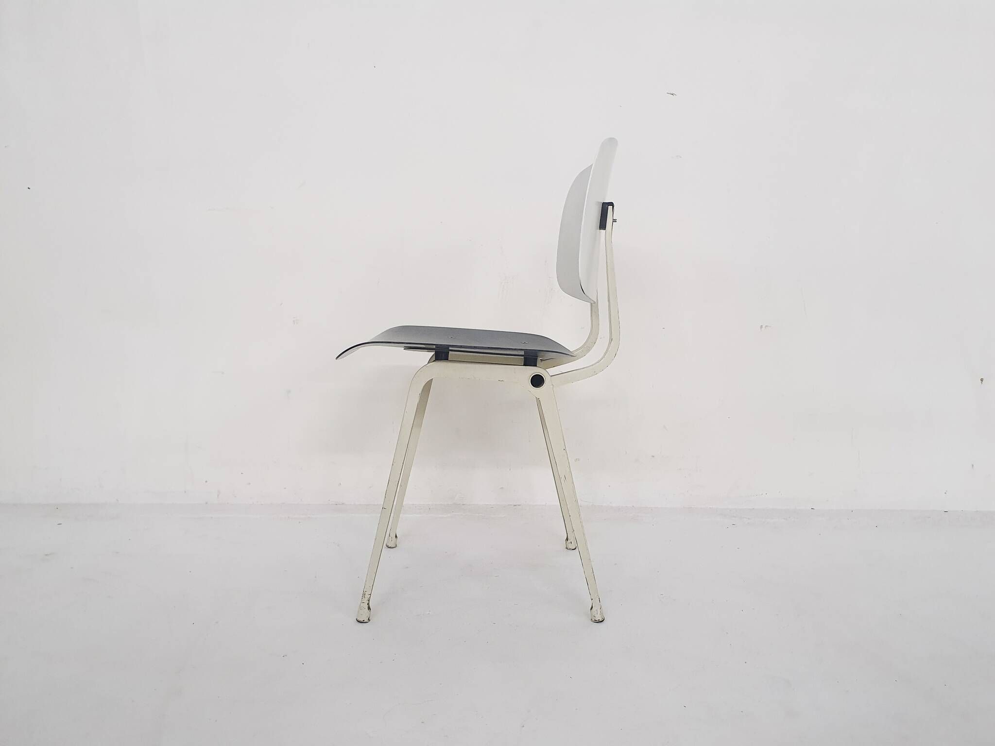 Friso Kramer for Ahrend de Cirkel "revolt" dining chair, The Netherlands 1950's