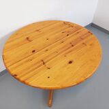 Vintage round pine table from the 60s and 70s with extensions