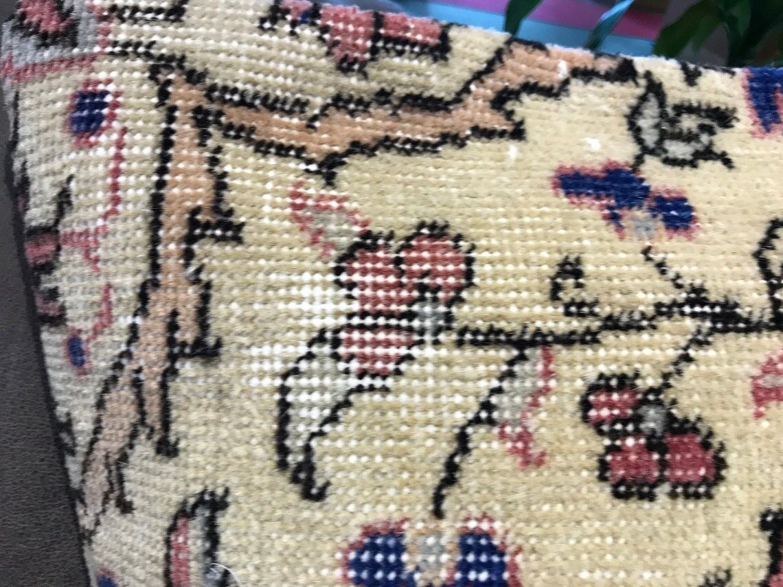 Vintage faded rug pillow case 50x50 cm