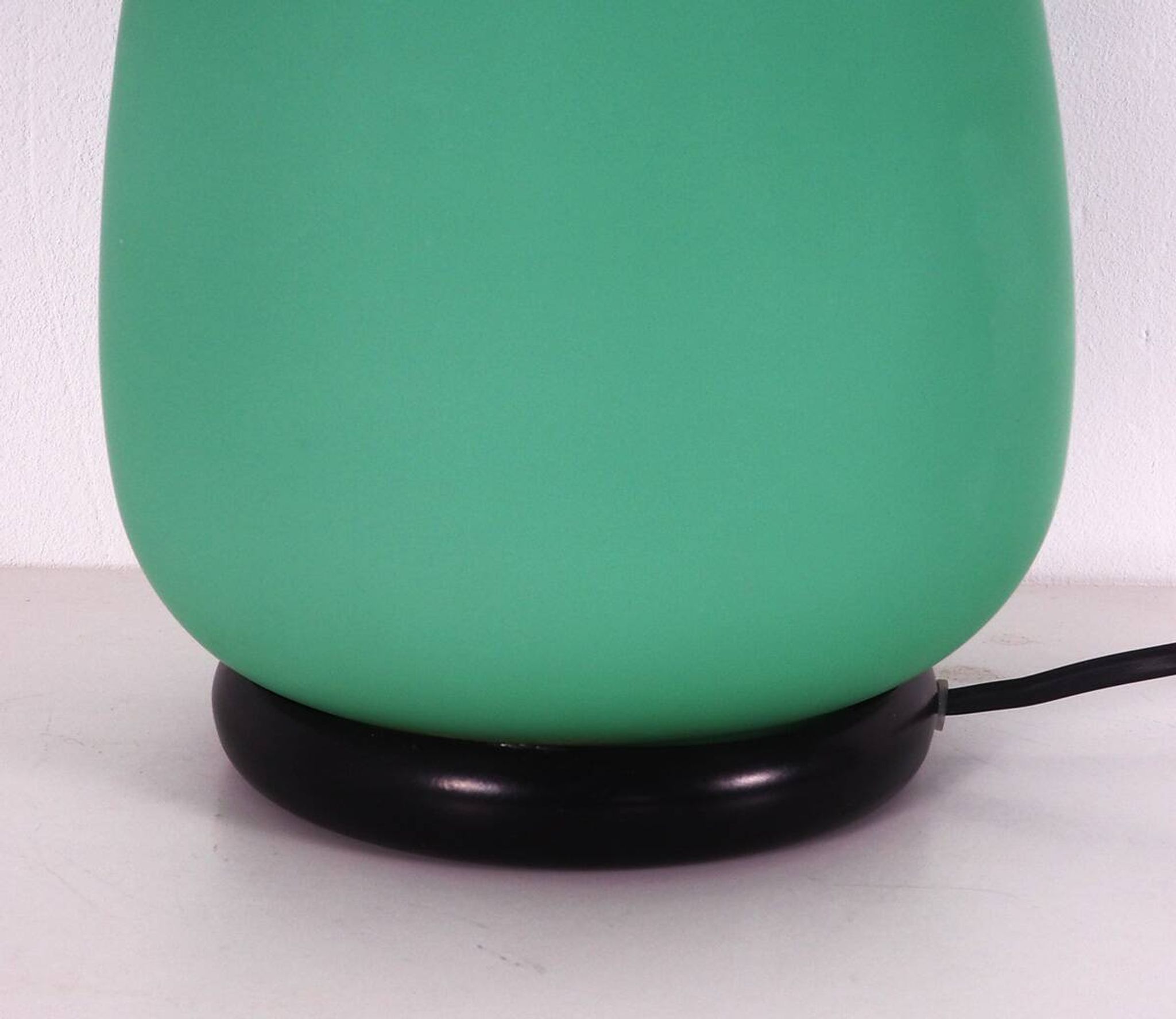Lampe de table en forme d'oeuf en verre de Murano vert